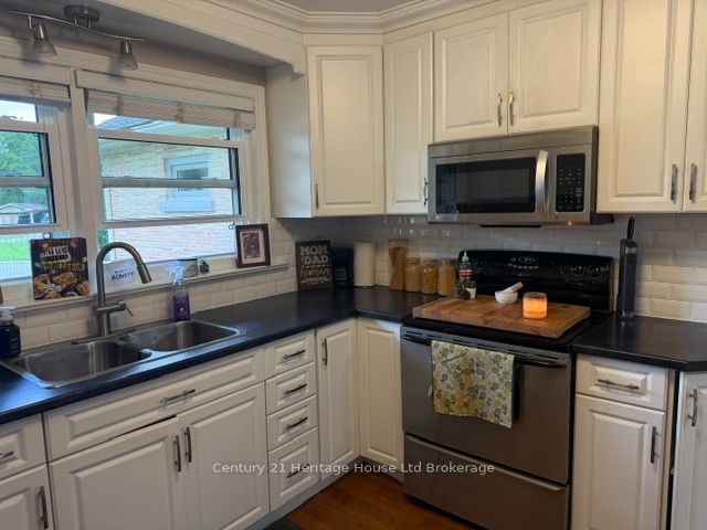 31 Parkwood Drive Property Photo 11