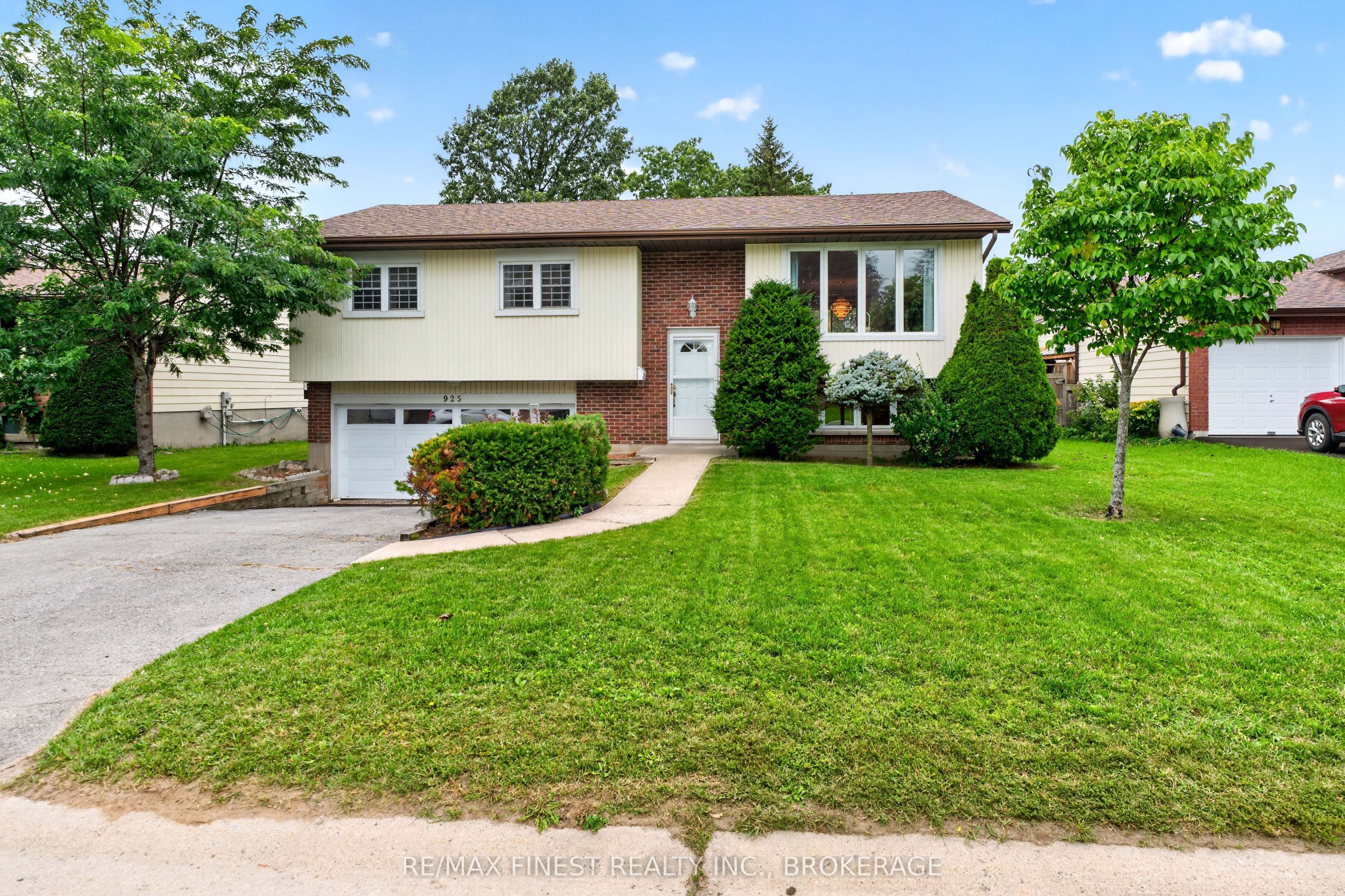 925 Kenshaw Street Property Photo 1