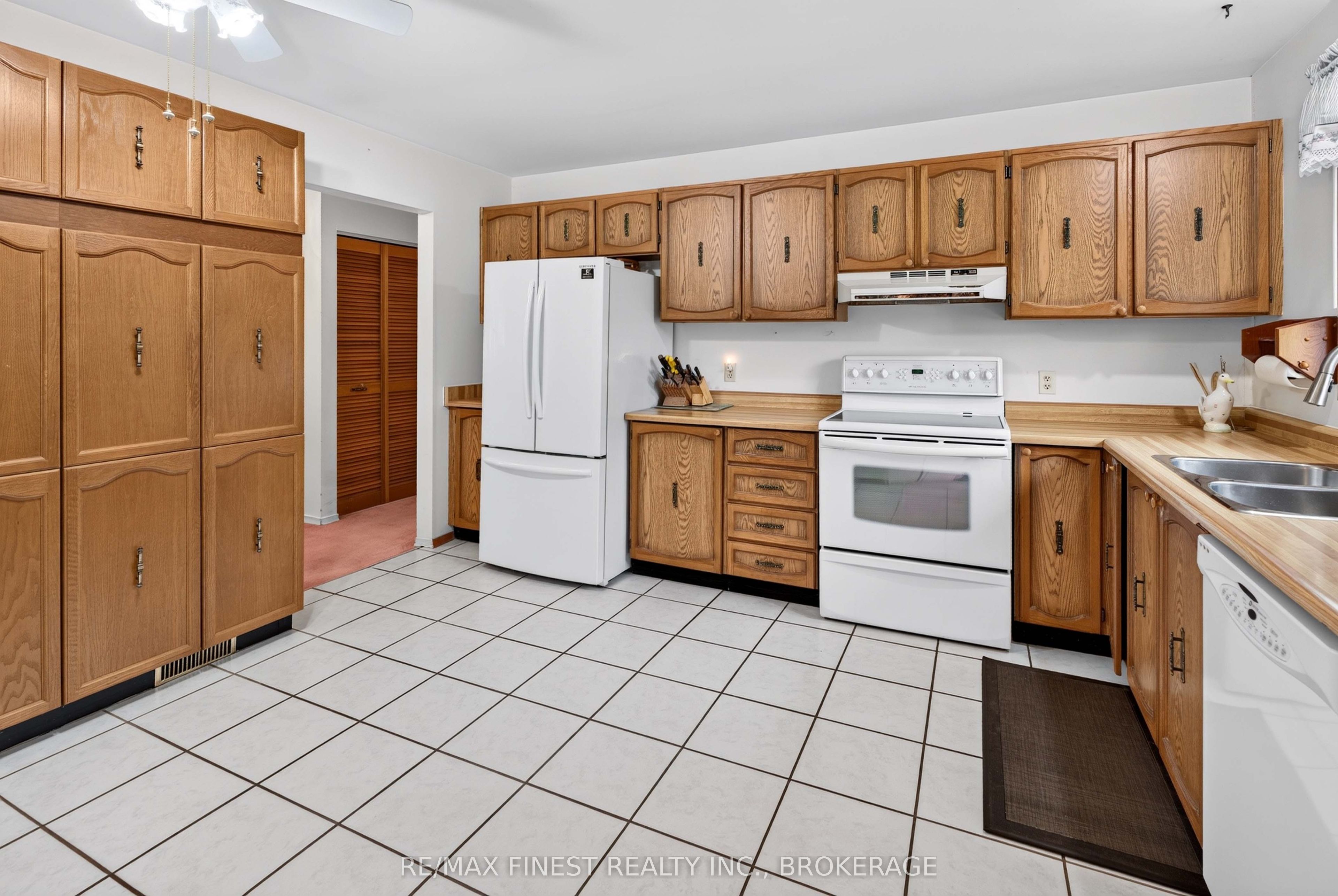 925 Kenshaw Street Property Photo 15