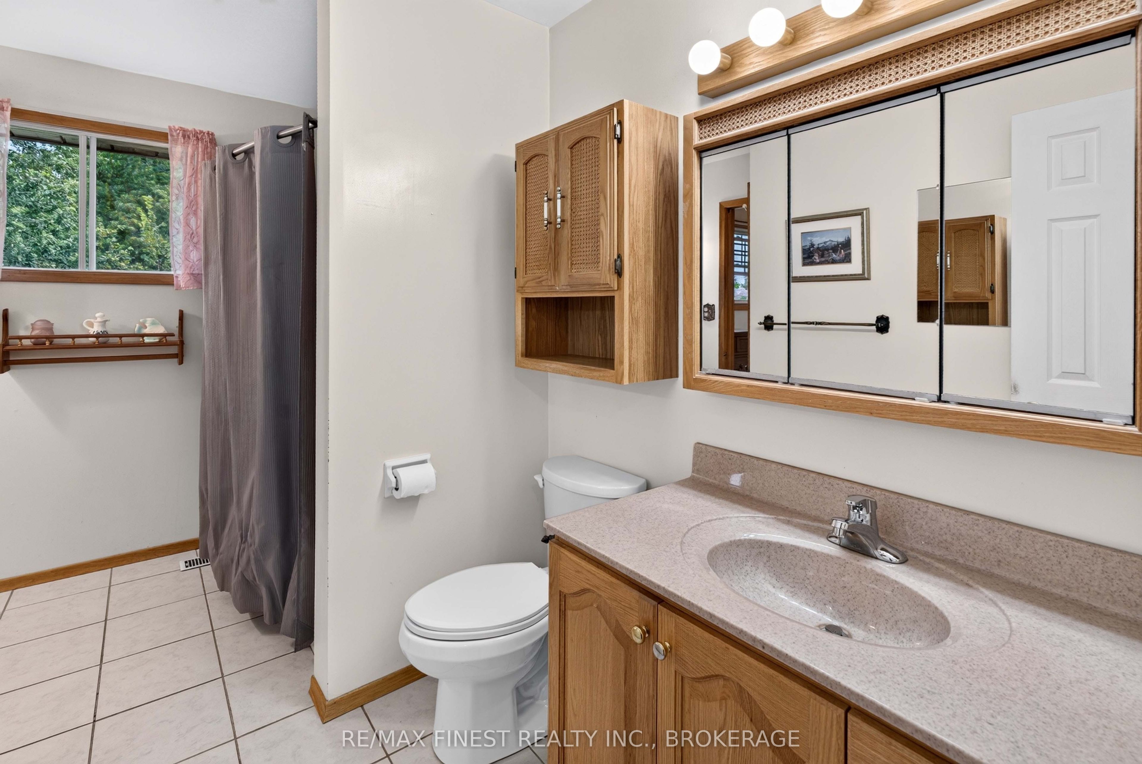925 Kenshaw Street Property Photo 21
