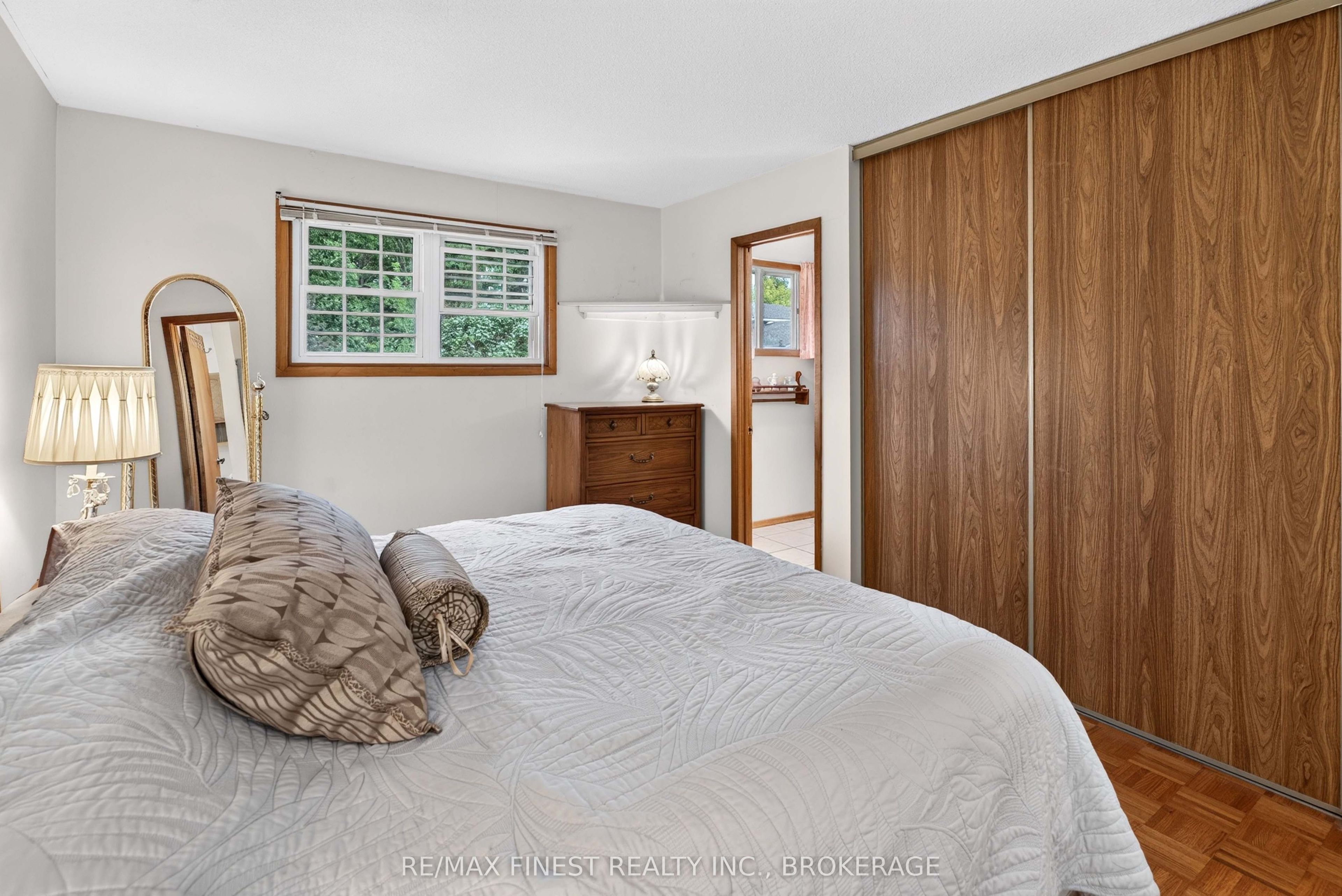 925 Kenshaw Street Property Photo 26