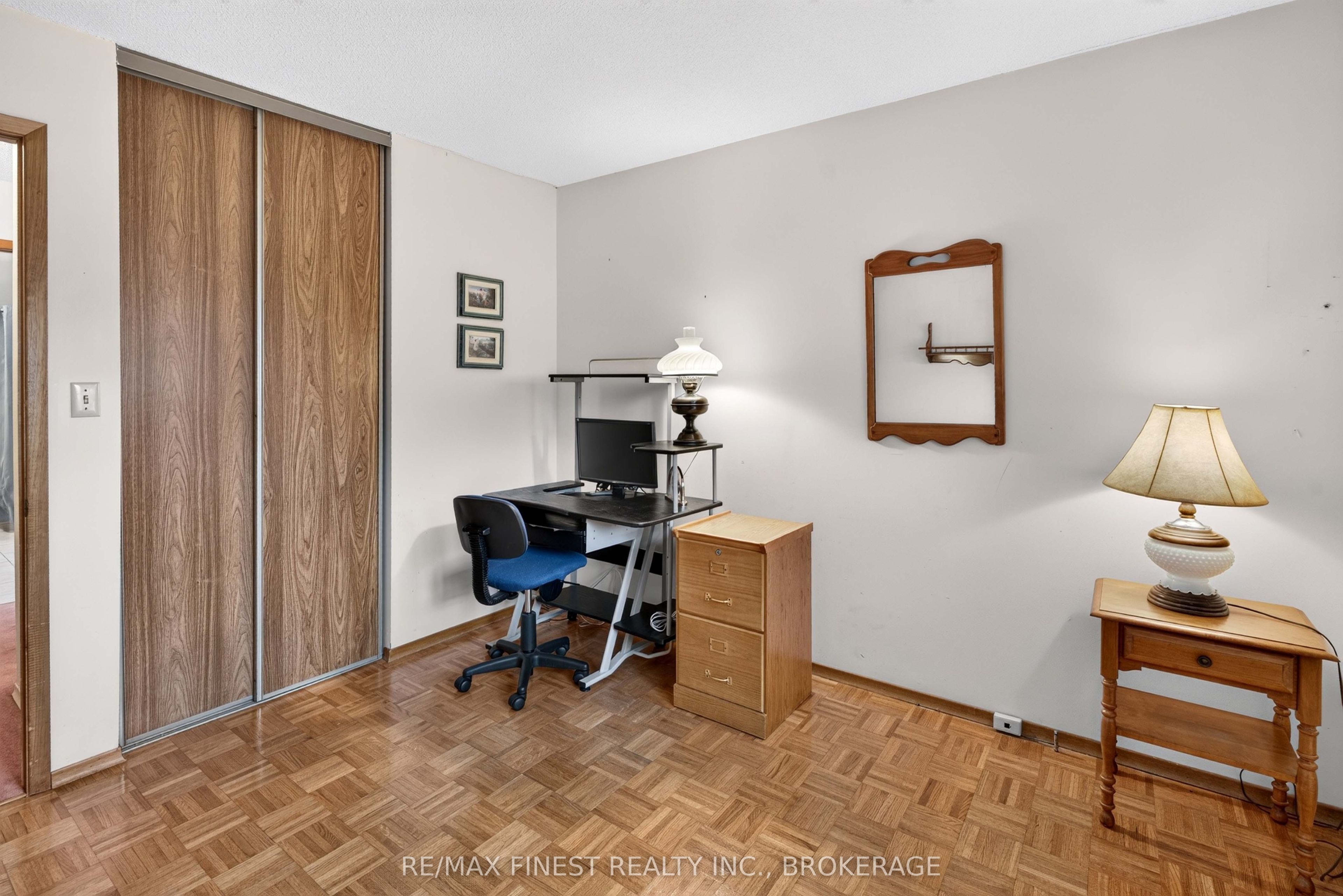 925 Kenshaw Street Property Photo 28