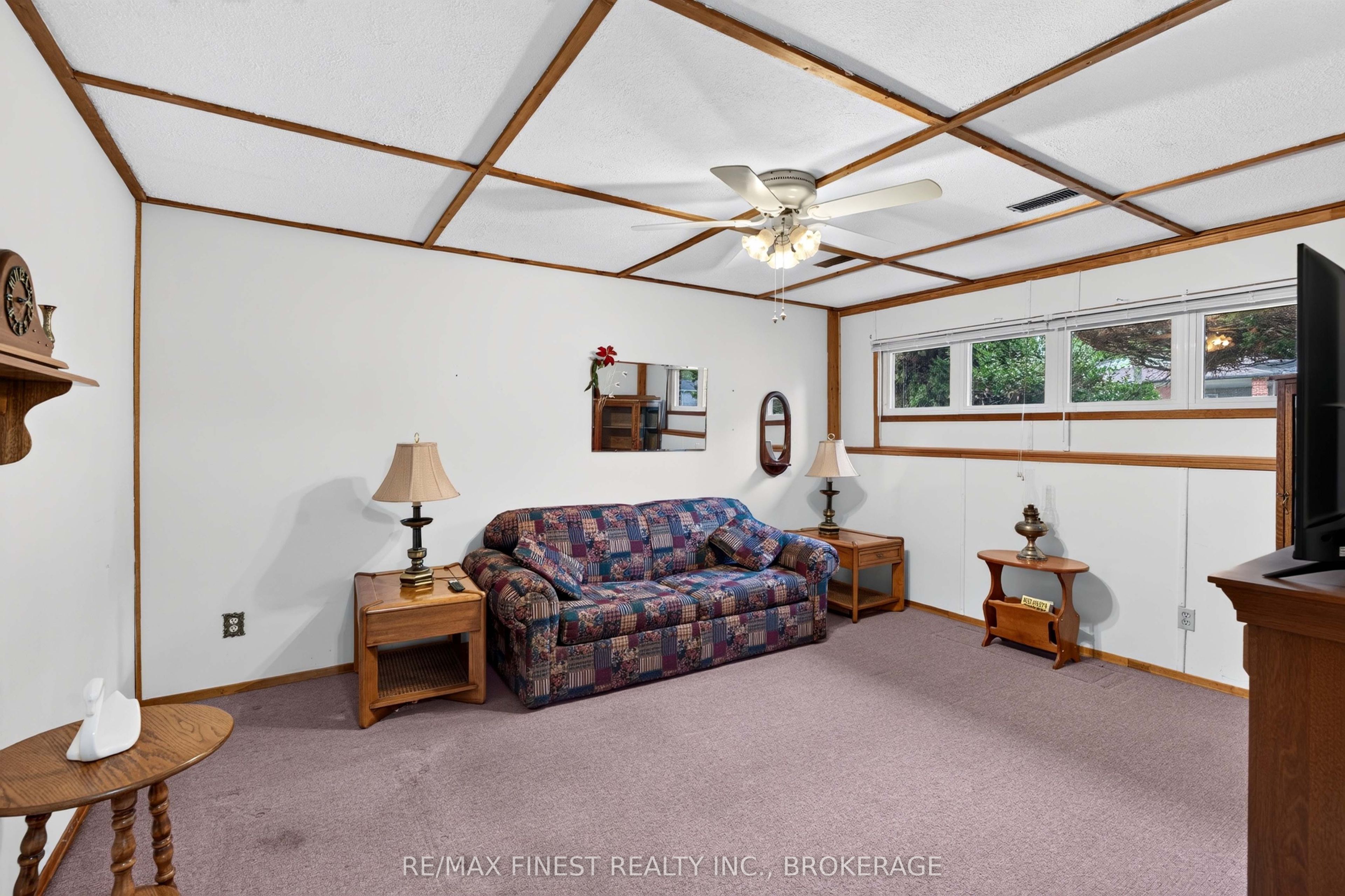 925 Kenshaw Street Property Photo 32