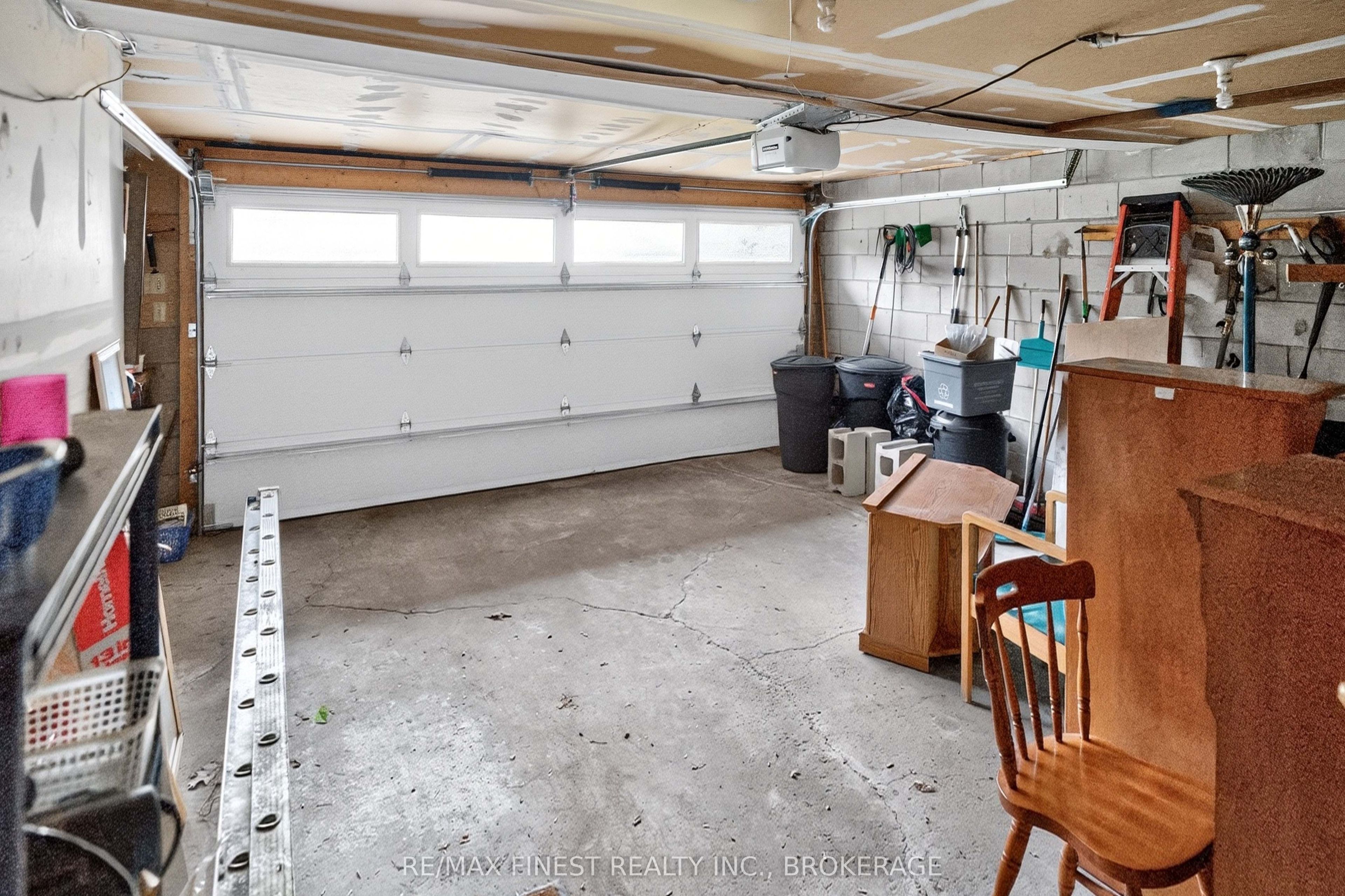 925 Kenshaw Street Property Photo 40