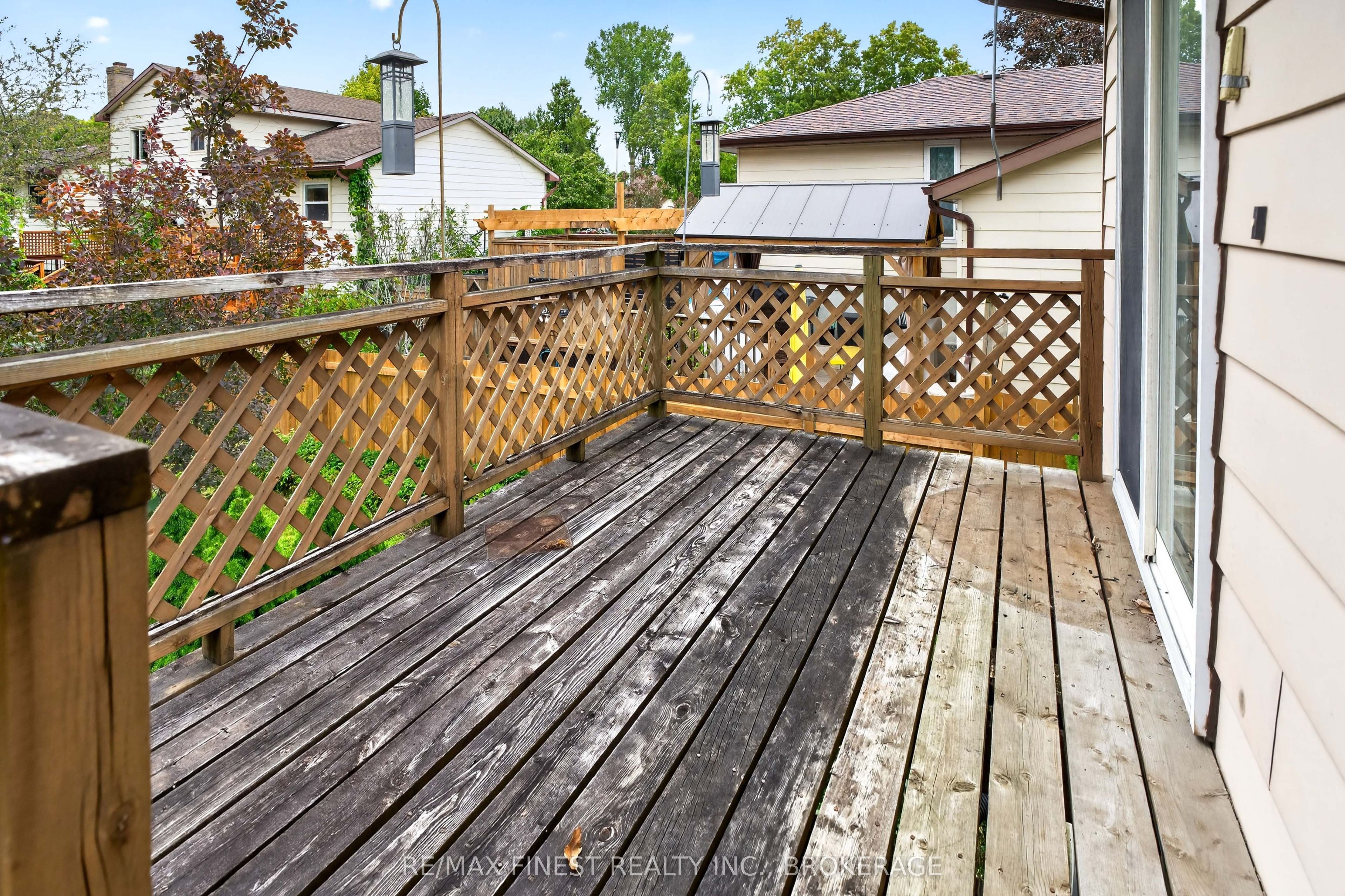 925 Kenshaw Street Property Photo 41