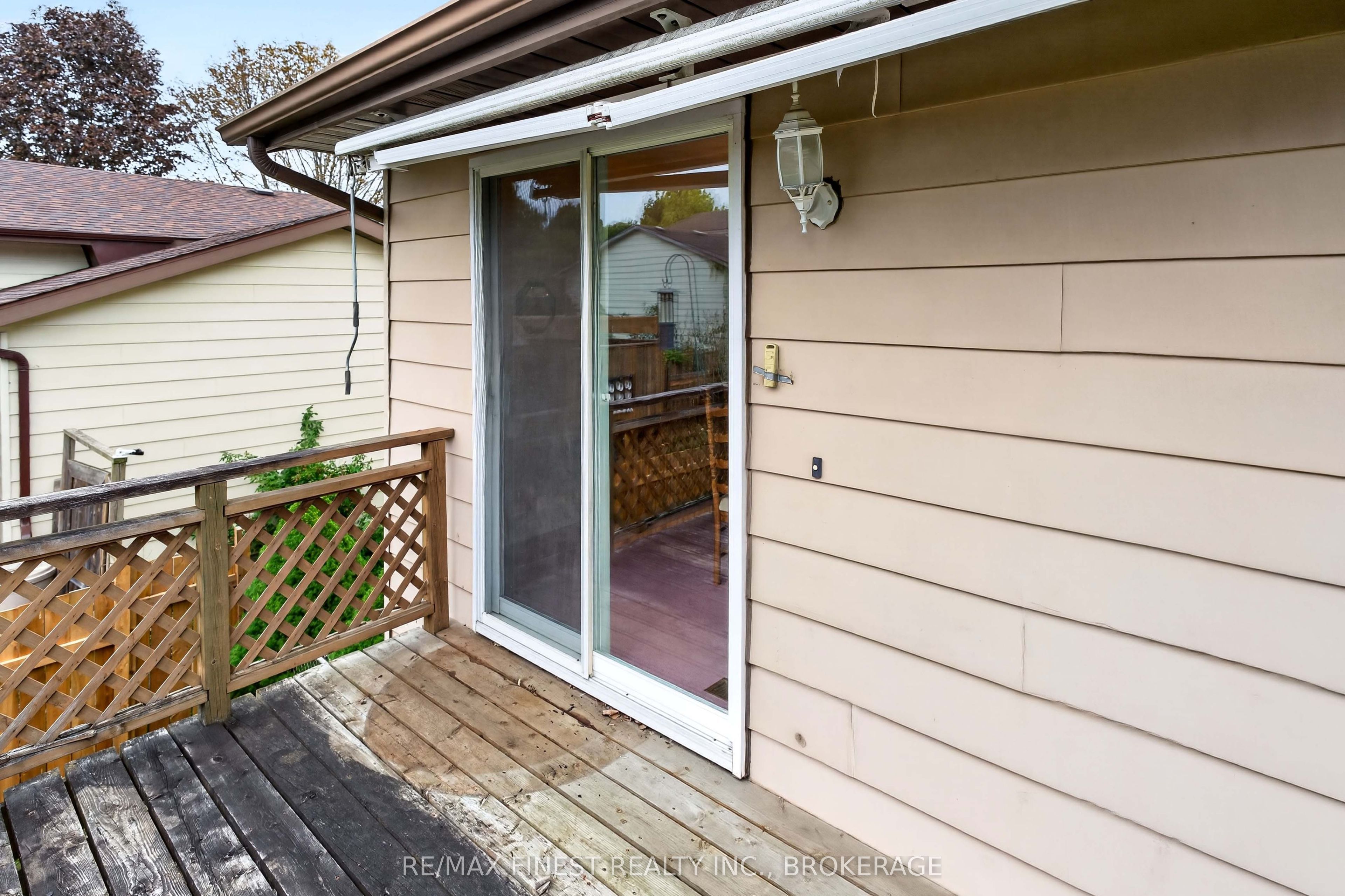 925 Kenshaw Street Property Photo 42