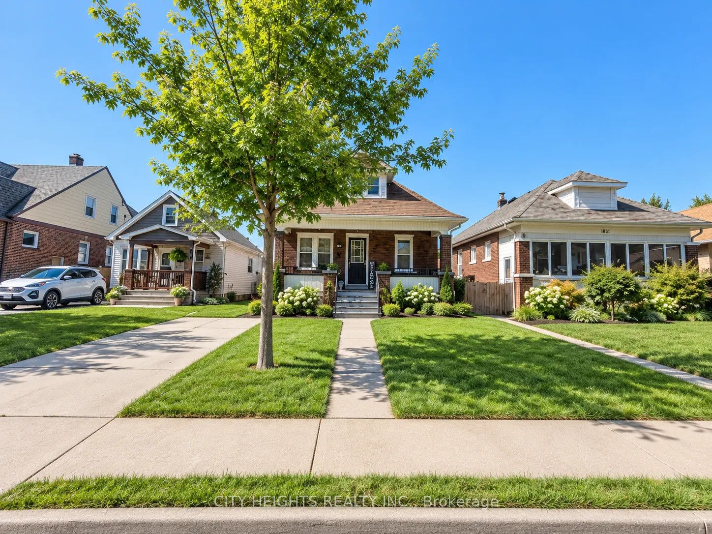 1827 Moy Avenue Property Photo 1