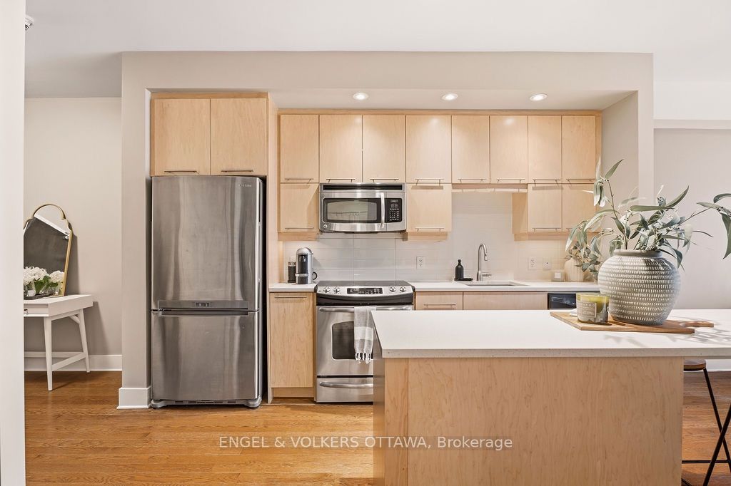 101 Richmond Road 418 Property Photo 6