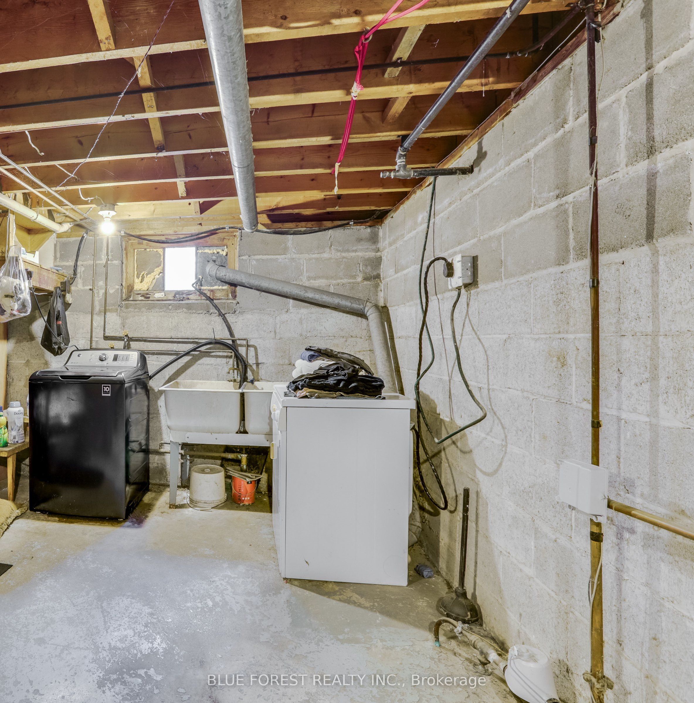 75 Pine Street E Property Photo 20