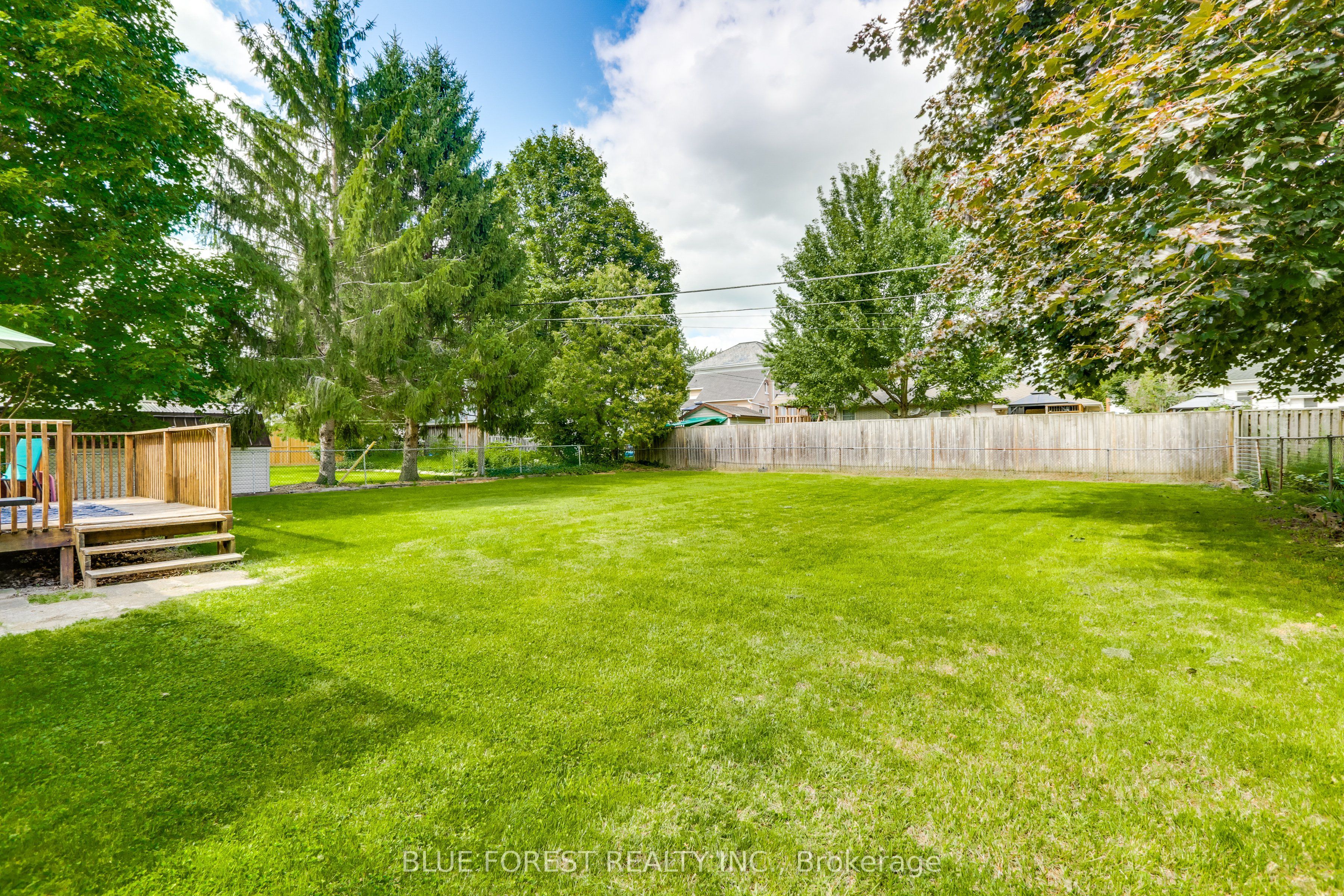 75 Pine Street E Property Photo 21