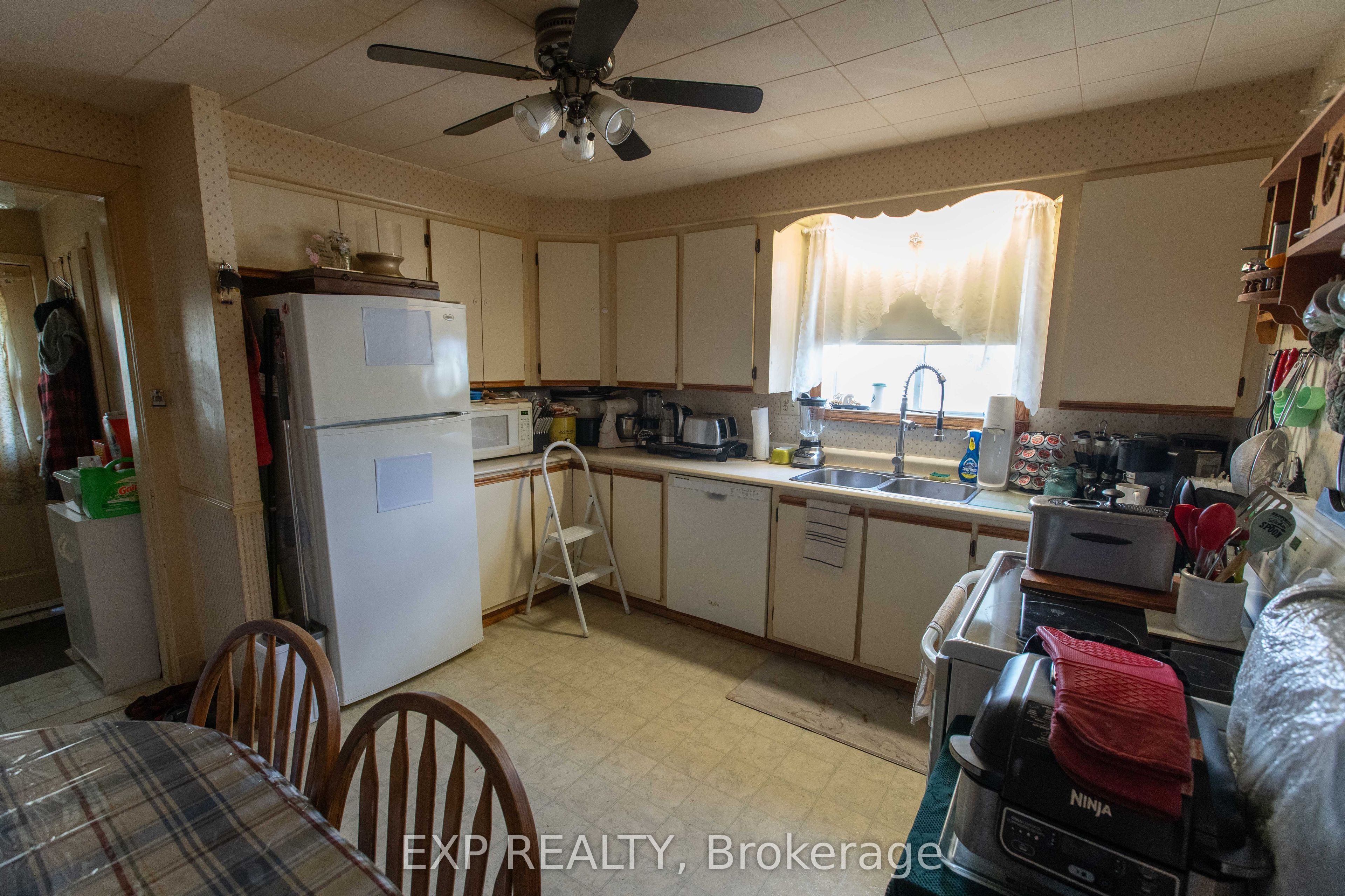 301-303 Fourth Street W Property Photo 10