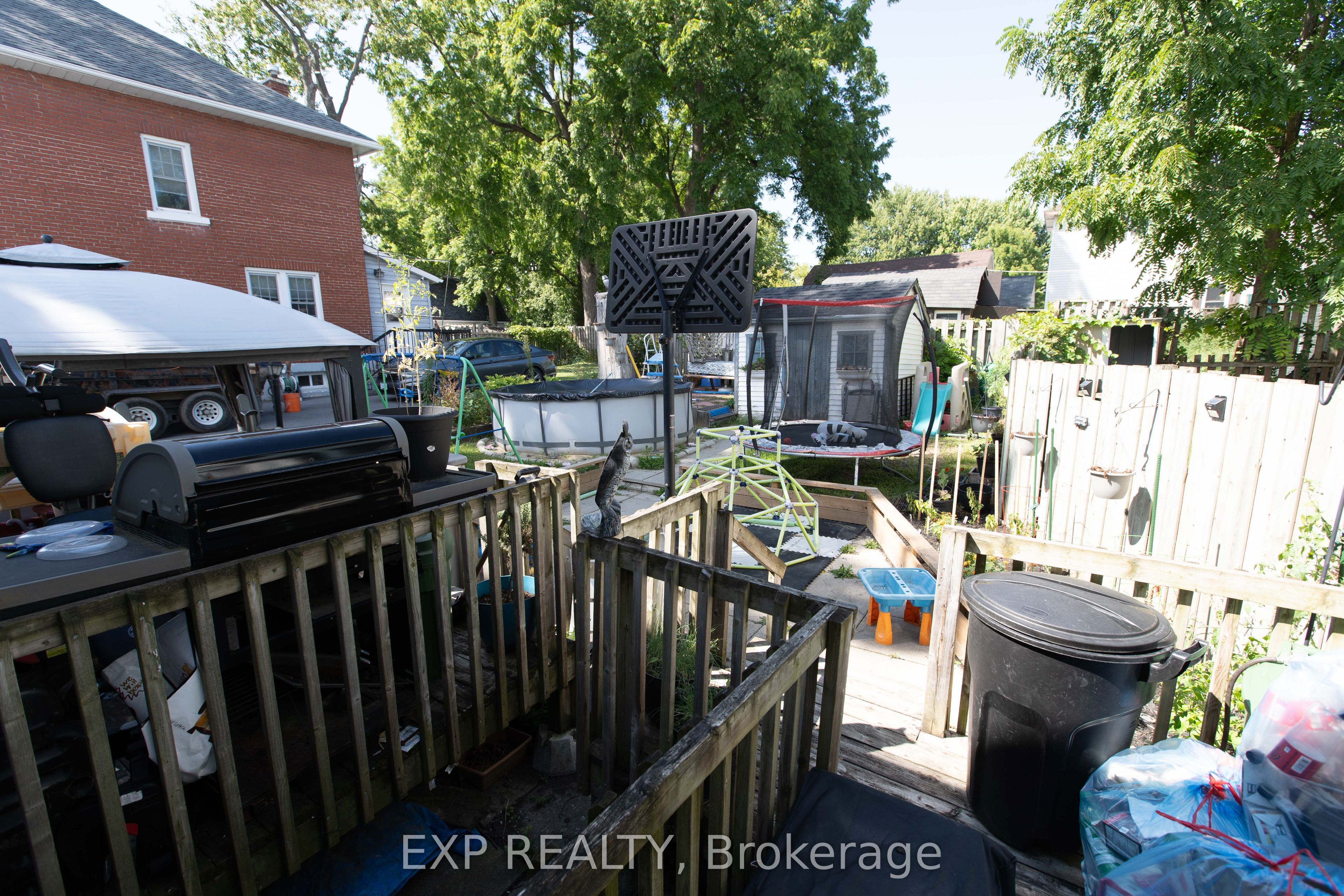 301-303 Fourth Street W Property Photo 13