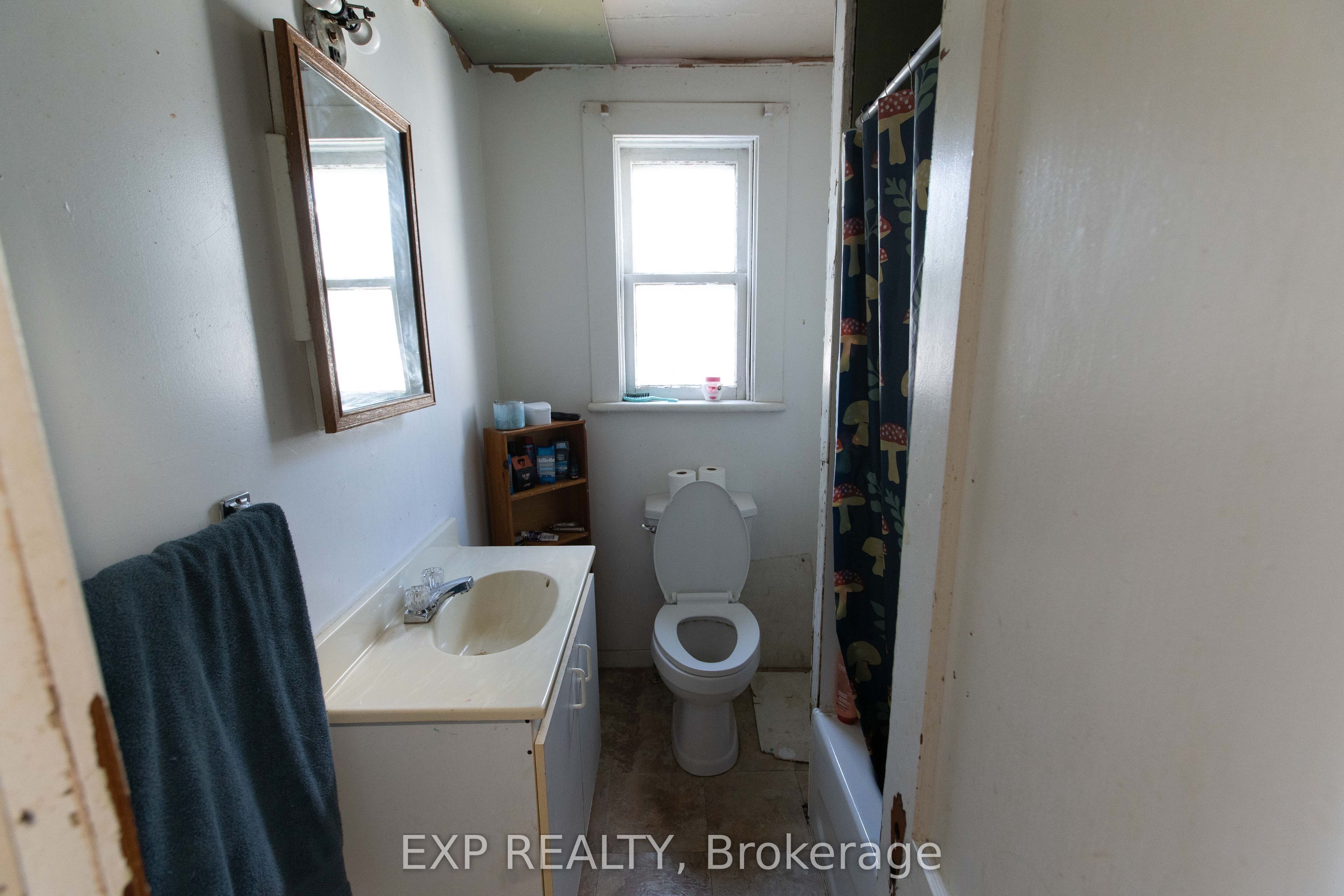 301-303 Fourth Street W Property Photo 15