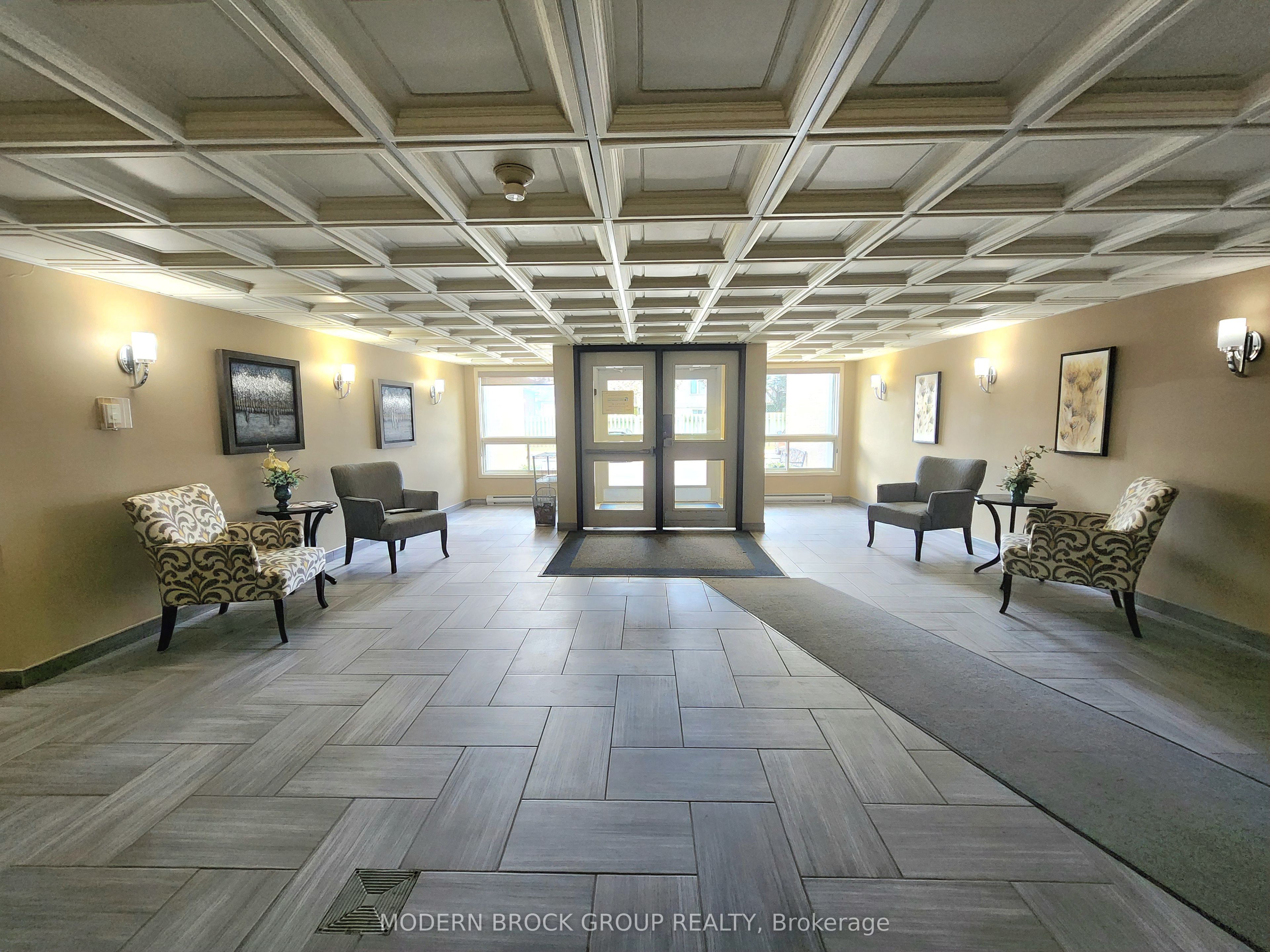 820 Laurier Boulevard 318 Property Photo 5