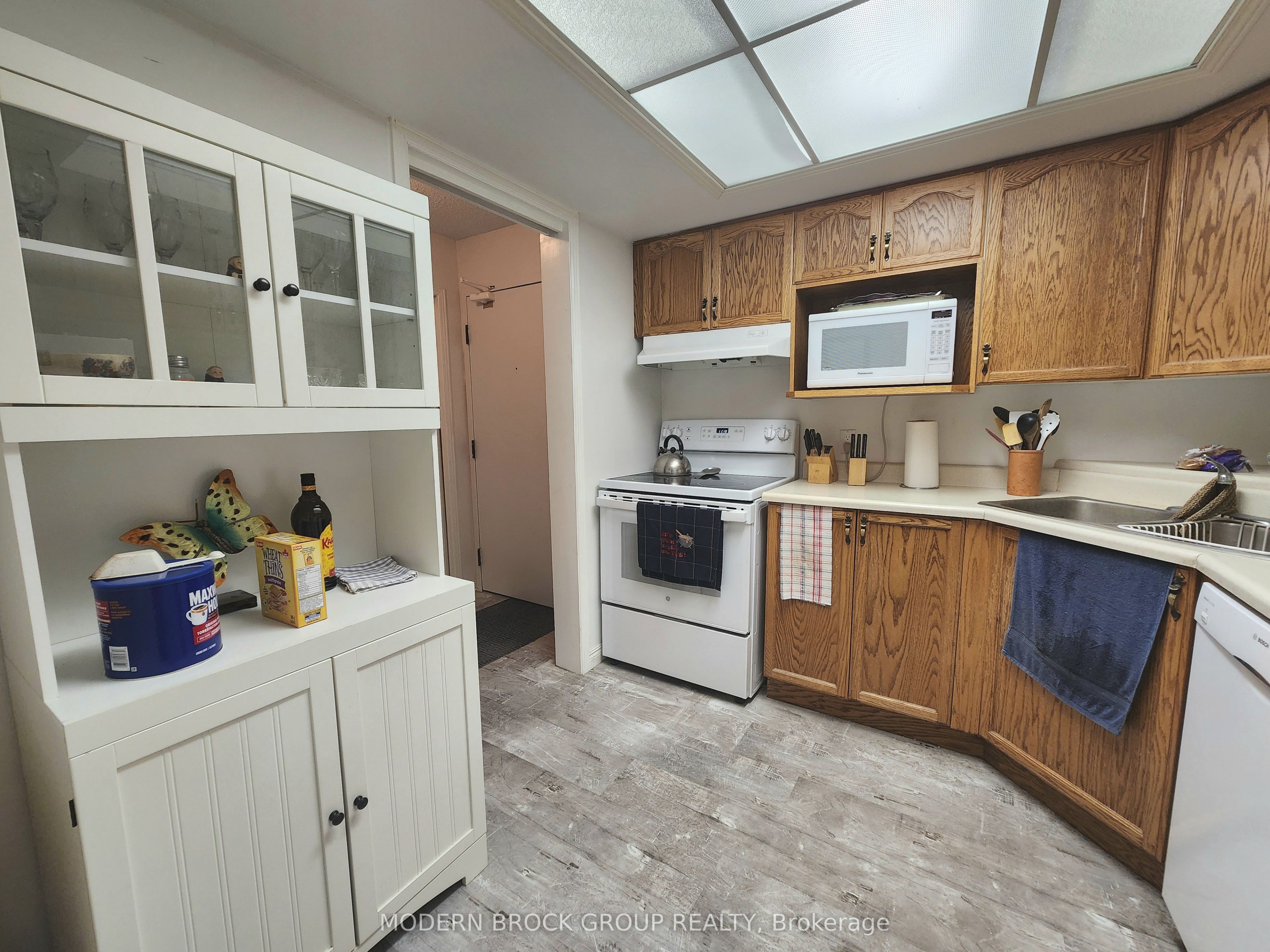 820 Laurier Boulevard 318 Property Photo 15