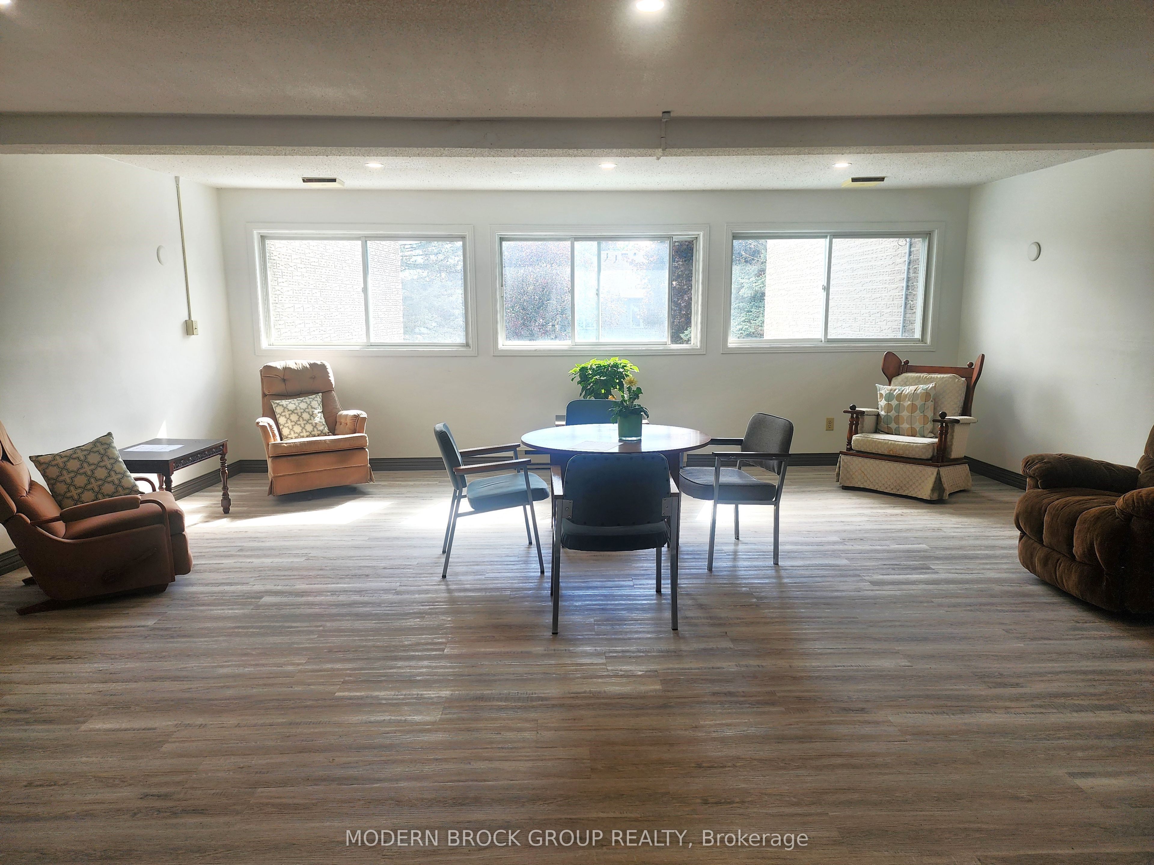 820 Laurier Boulevard 318 Property Photo 28