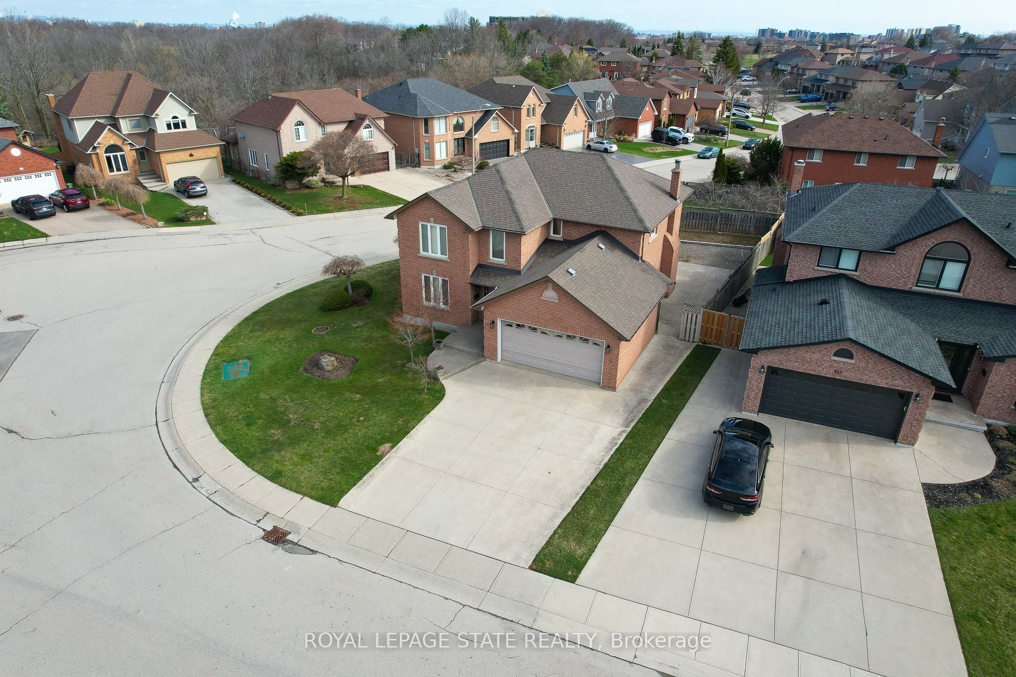 137 National Drive Property Photo 3