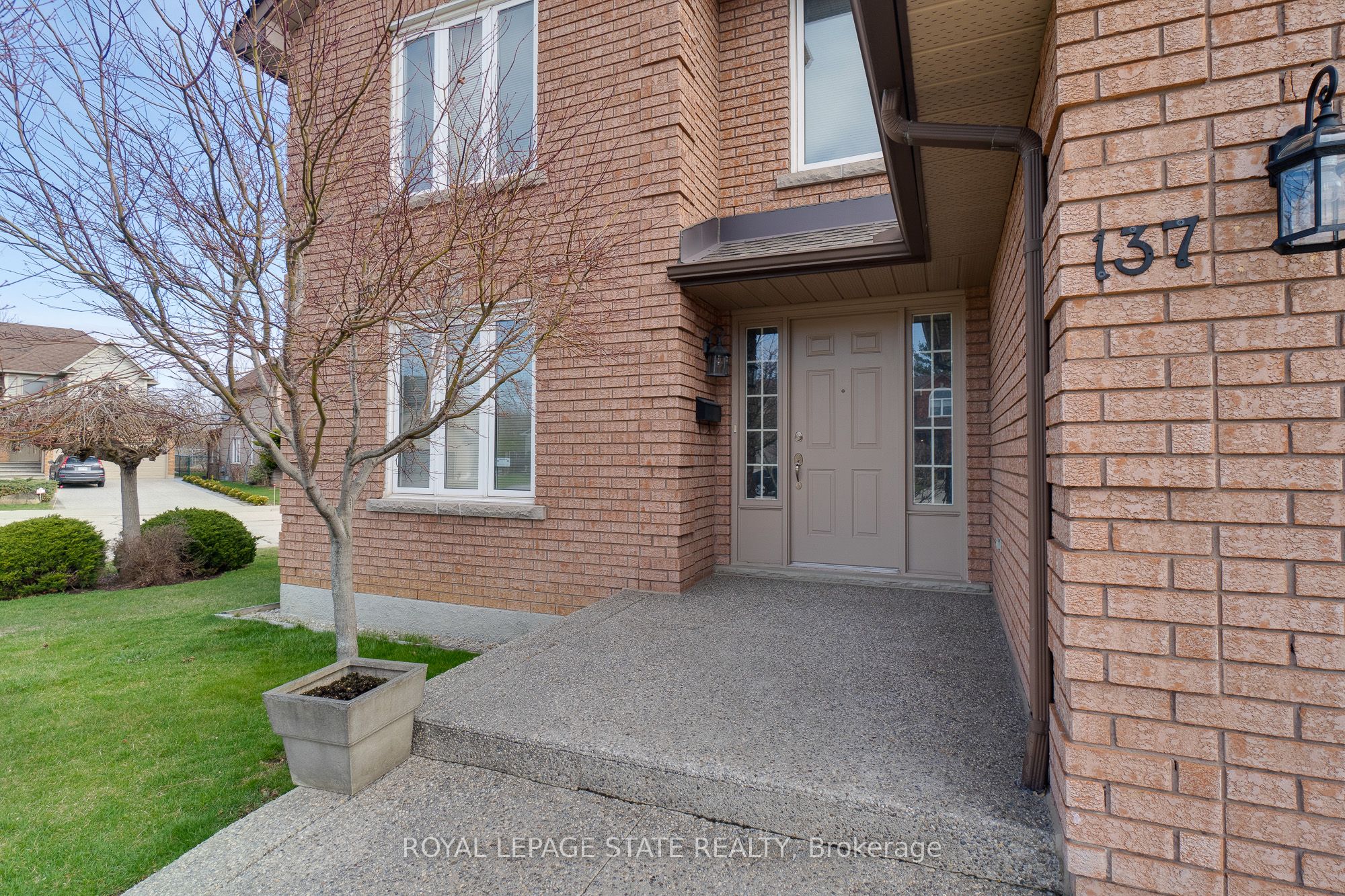 137 National Drive Property Photo 11