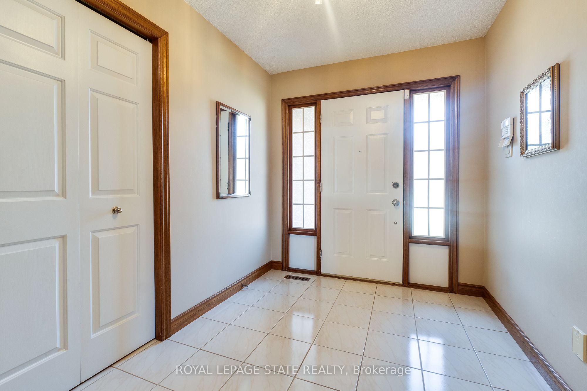 137 National Drive Property Photo 16