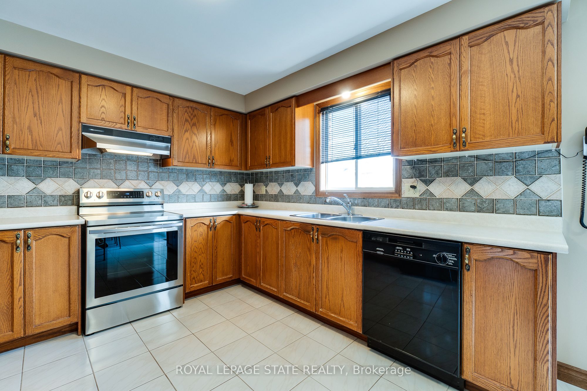 137 National Drive Property Photo 29