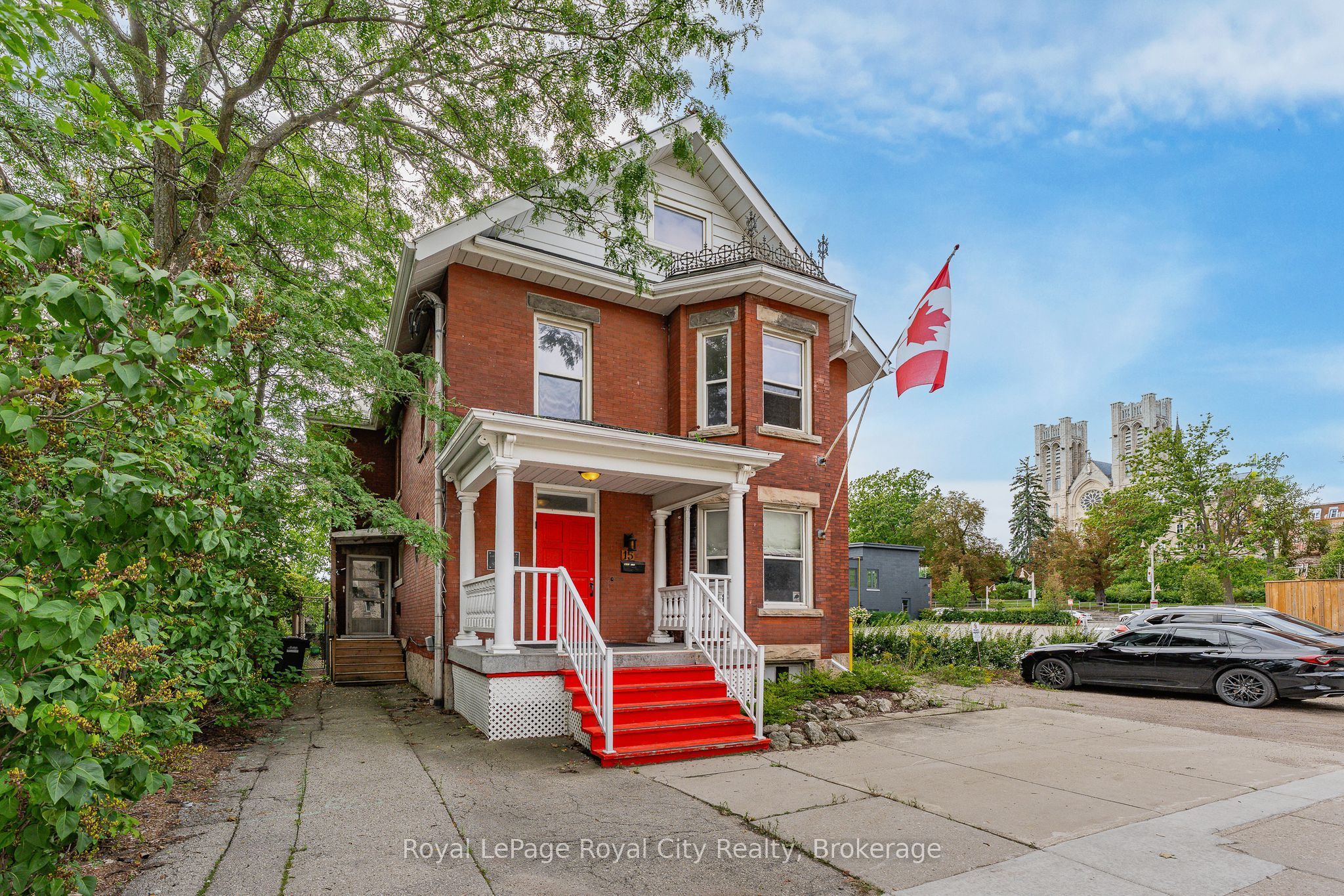 15 Cork Street E Property Photo 2