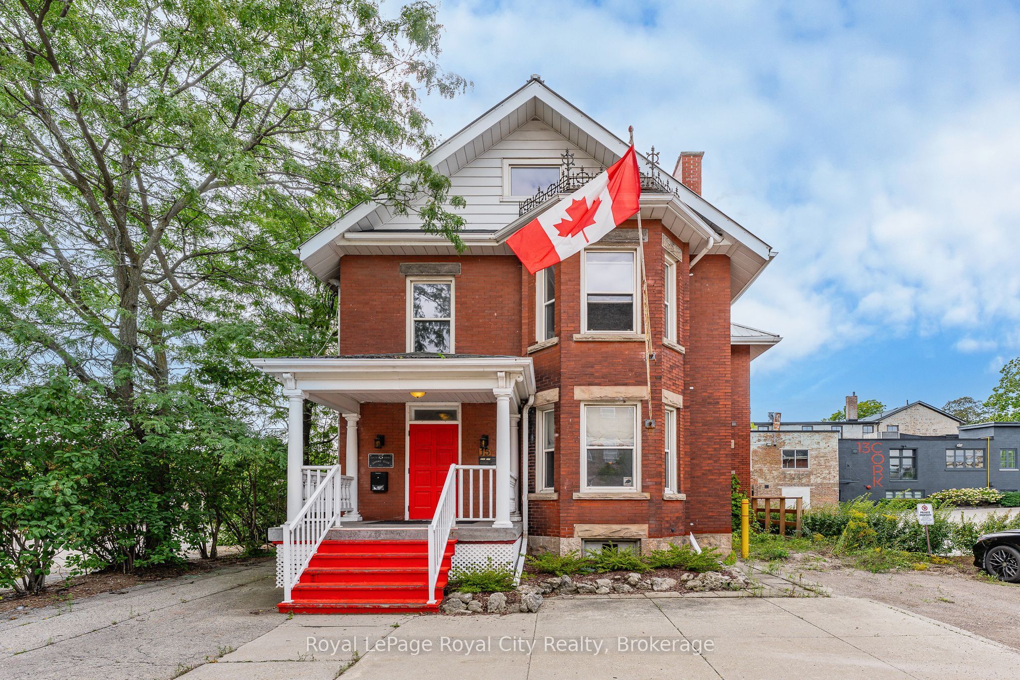 15 Cork Street E Property Photo 3