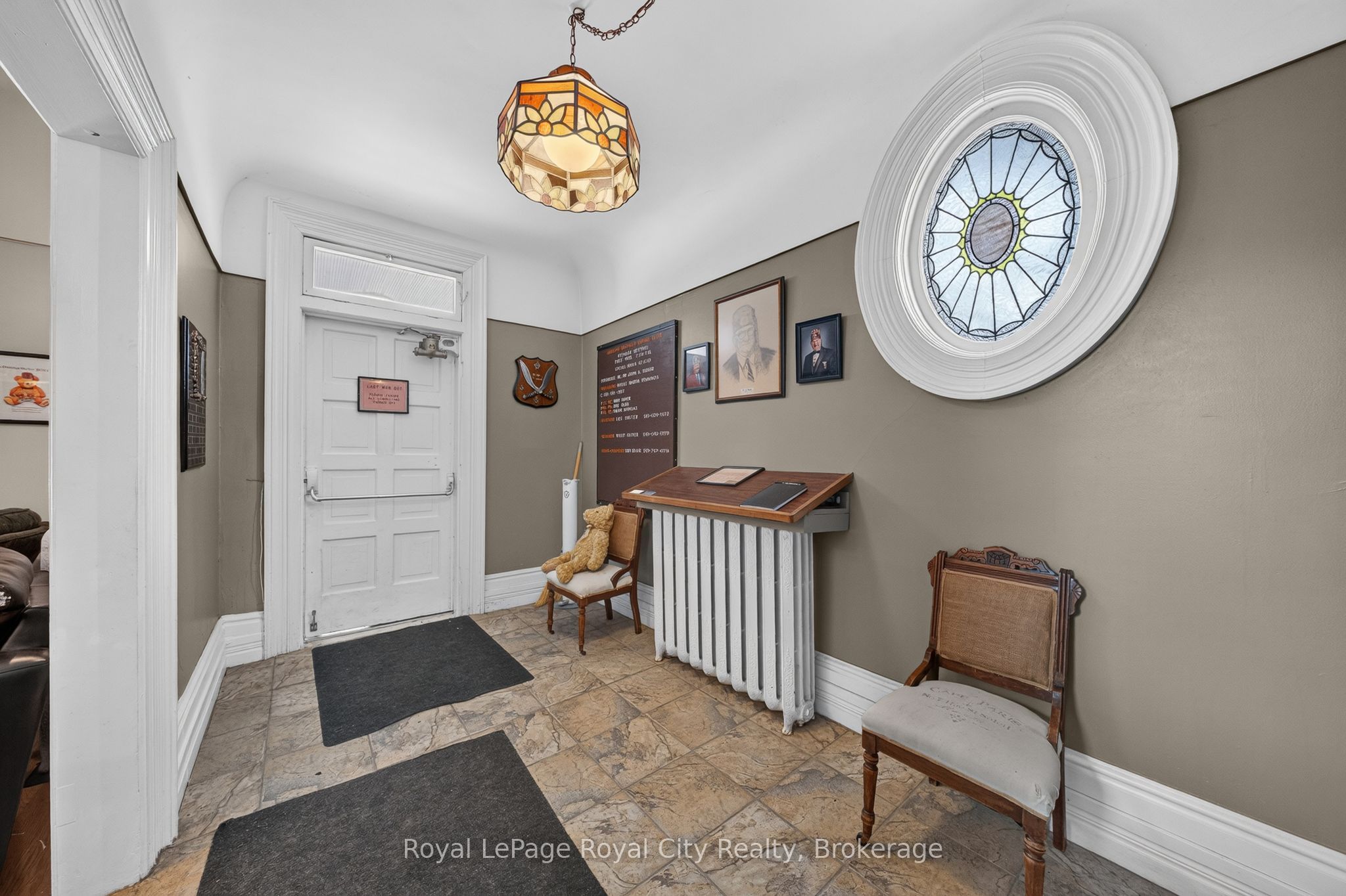 15 Cork Street E Property Photo 4