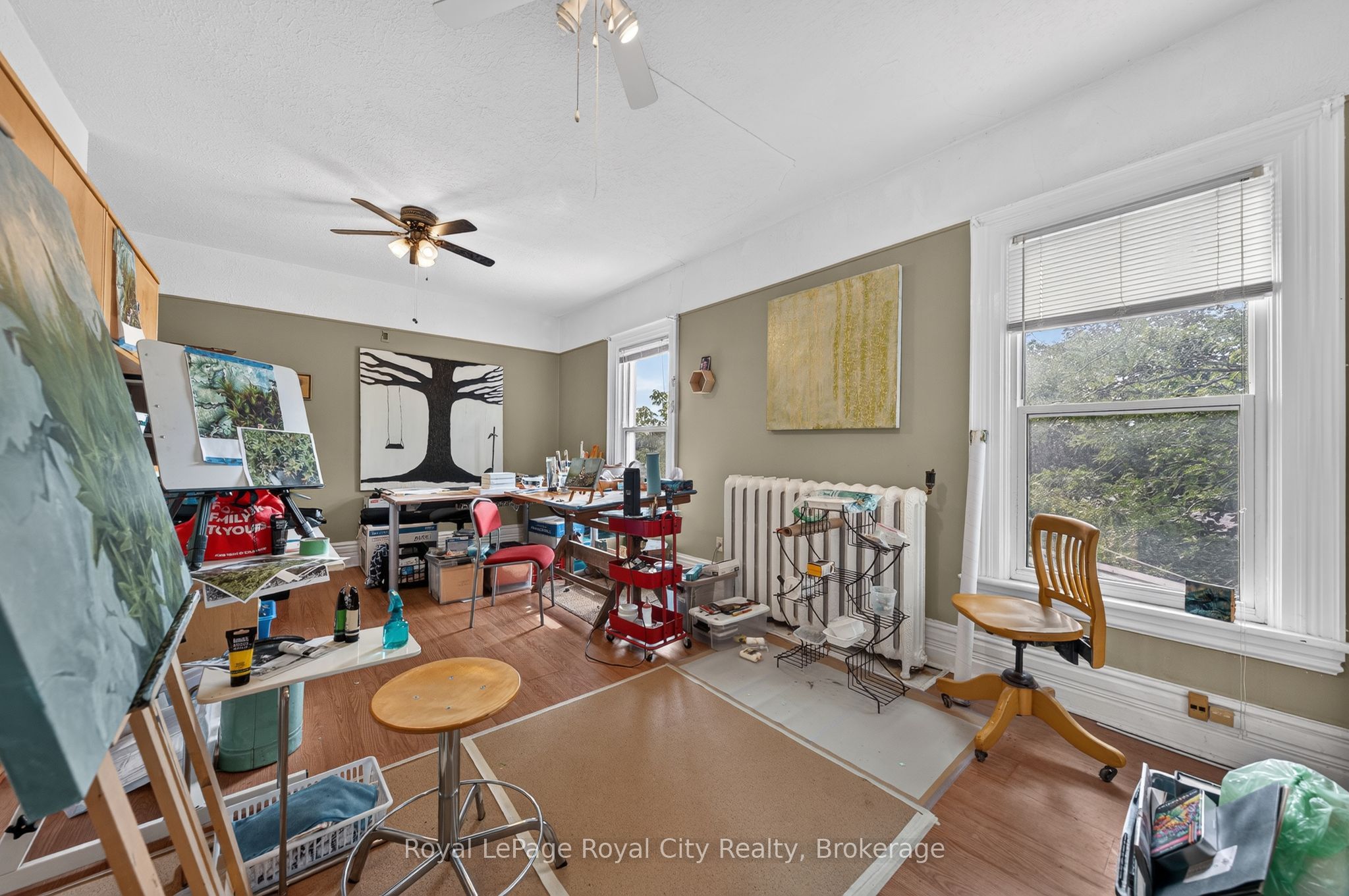 15 Cork Street E Property Photo 20