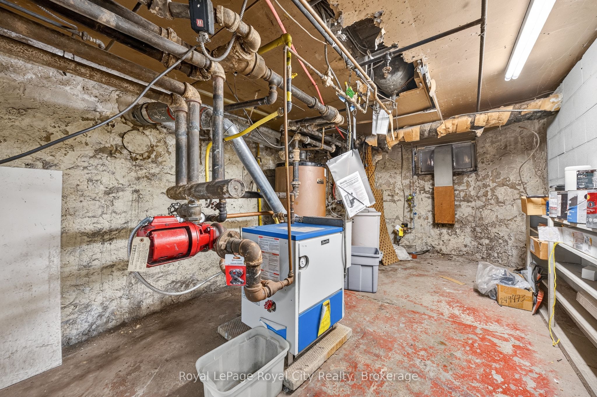 15 Cork Street E Property Photo 30