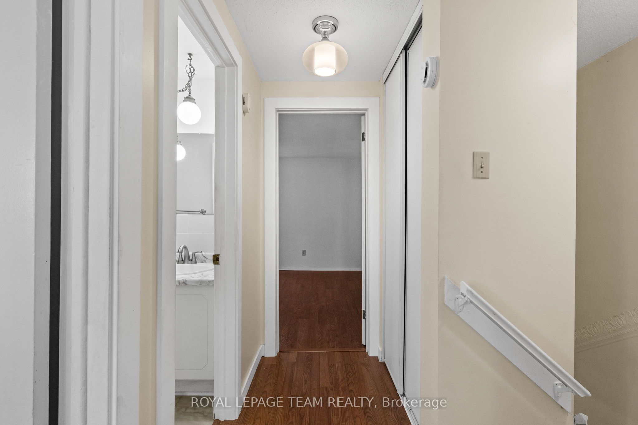 73 Foxfield Drive E Property Photo 19