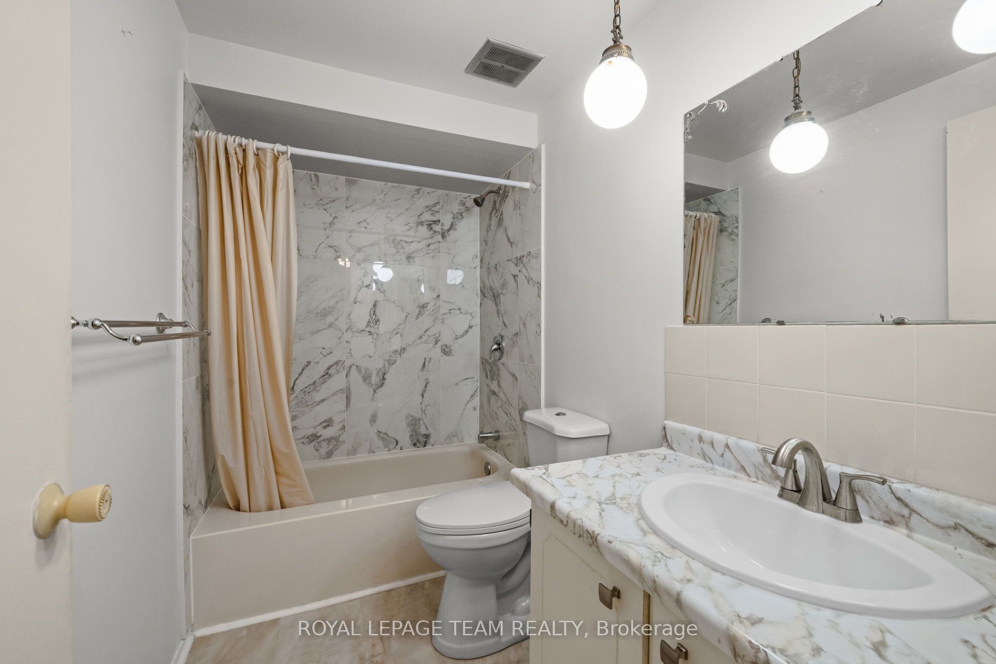 73 Foxfield Drive E Property Photo 29