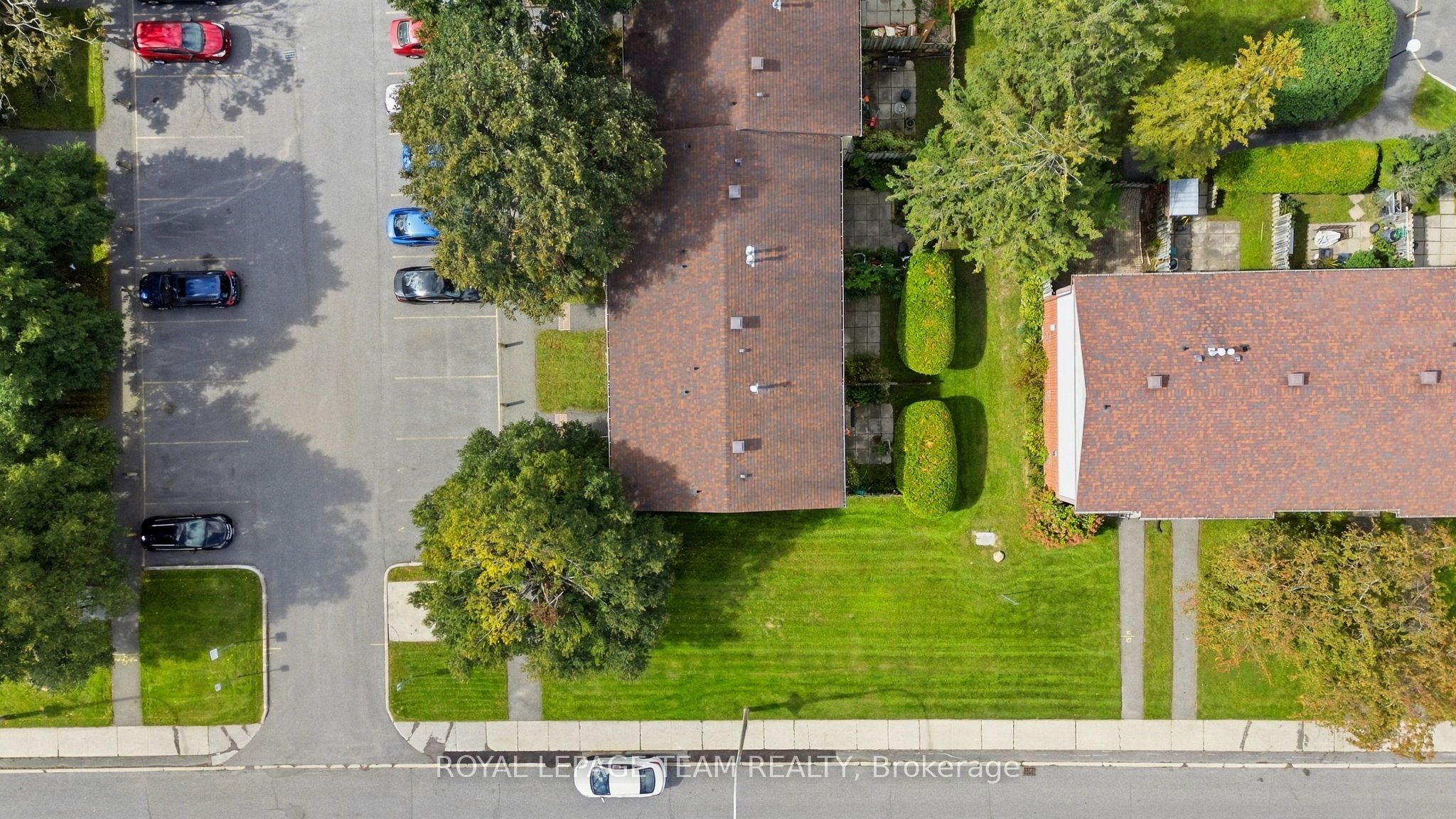 73 Foxfield Drive E Property Photo 34