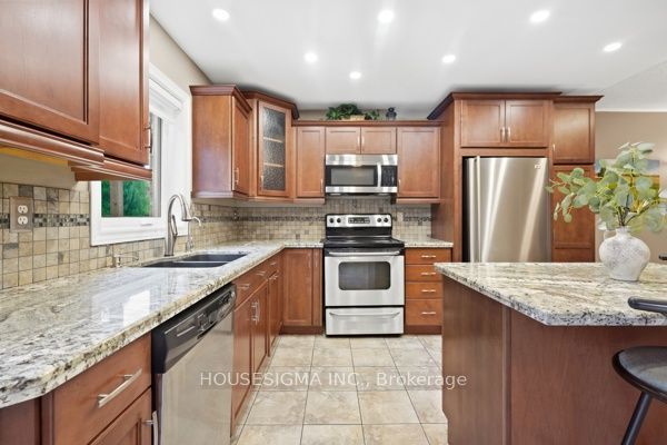 113 Essex Point Drive Property Photo 4