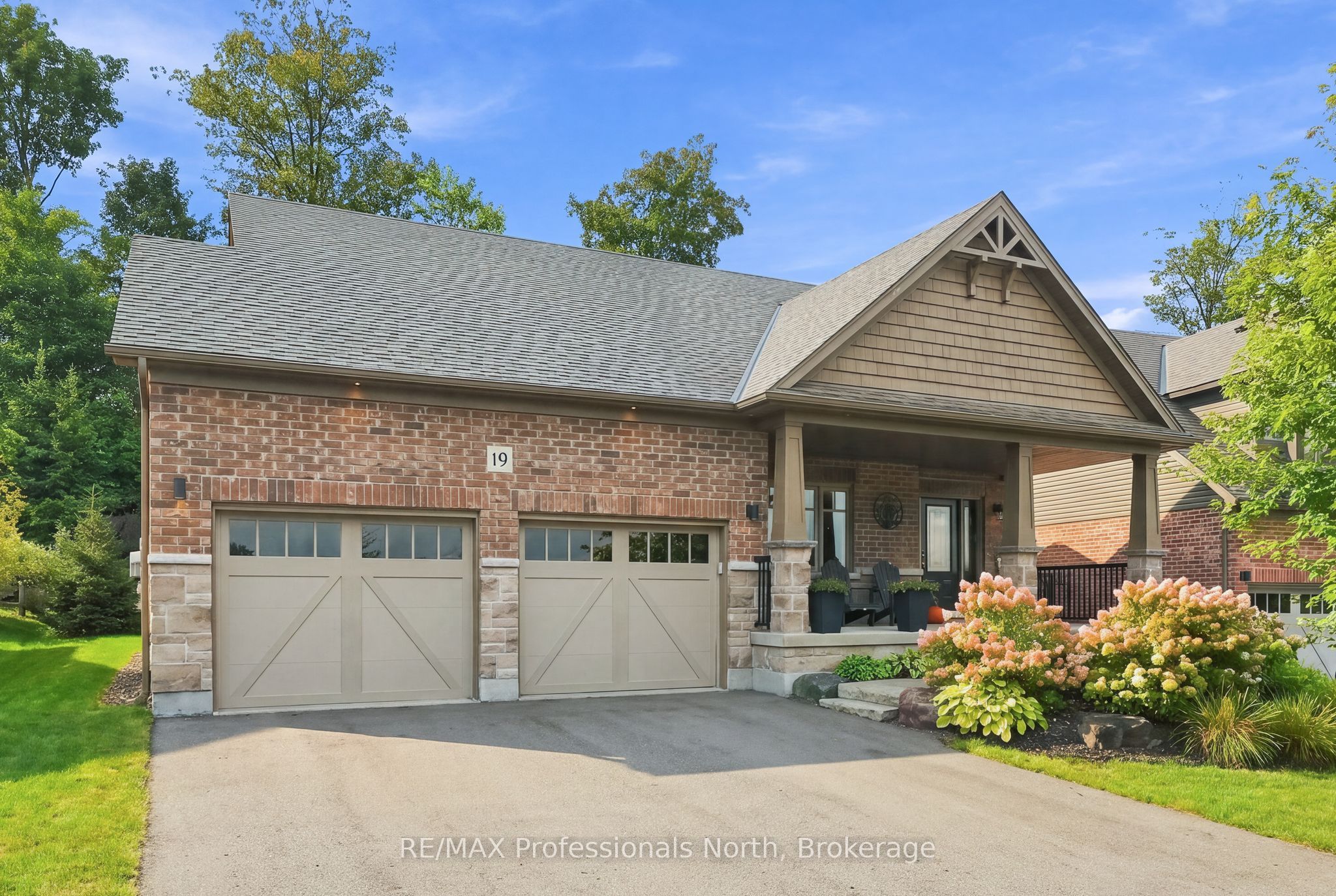 19 Selkirk Drive Property Photo 1