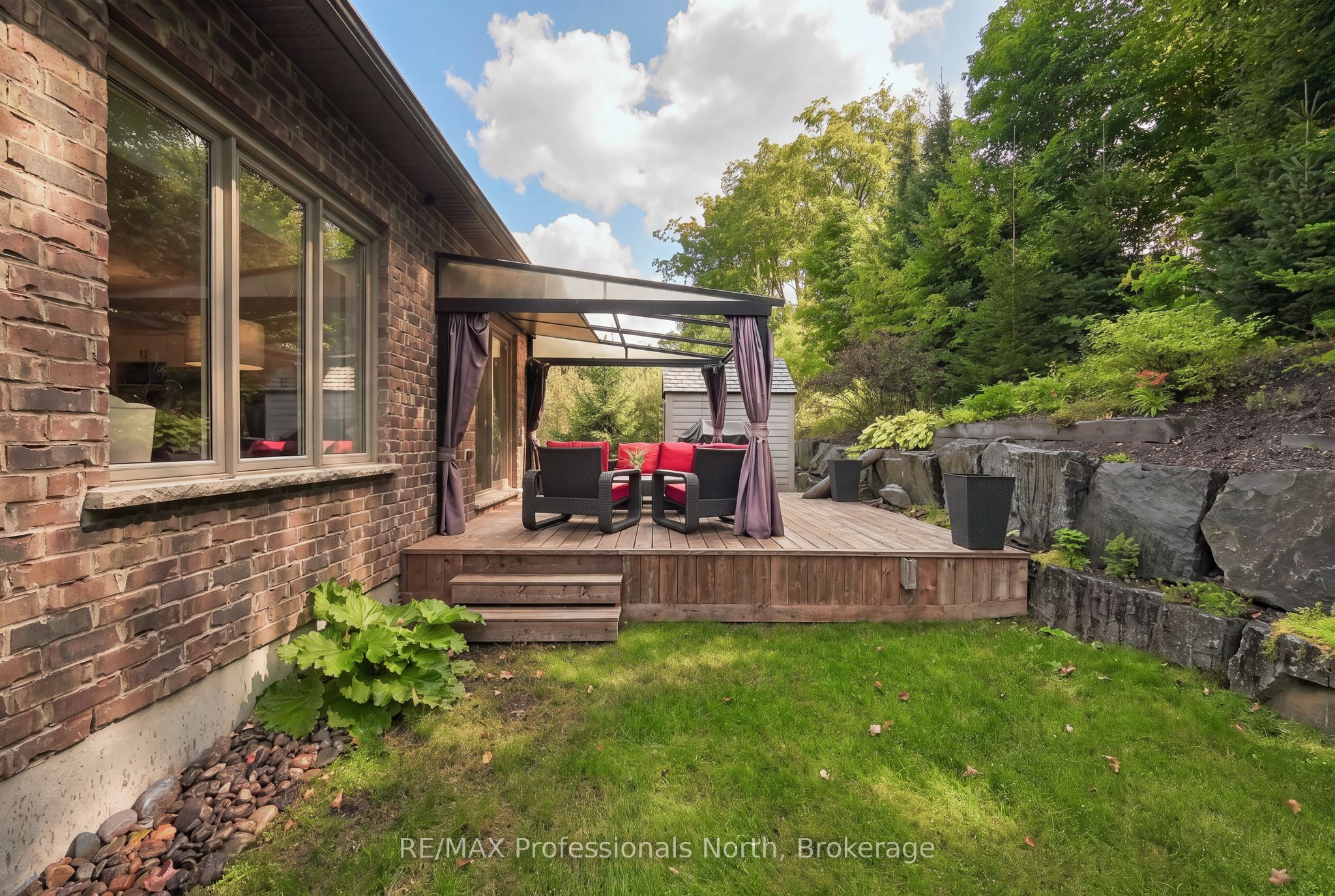19 Selkirk Drive Property Photo 32