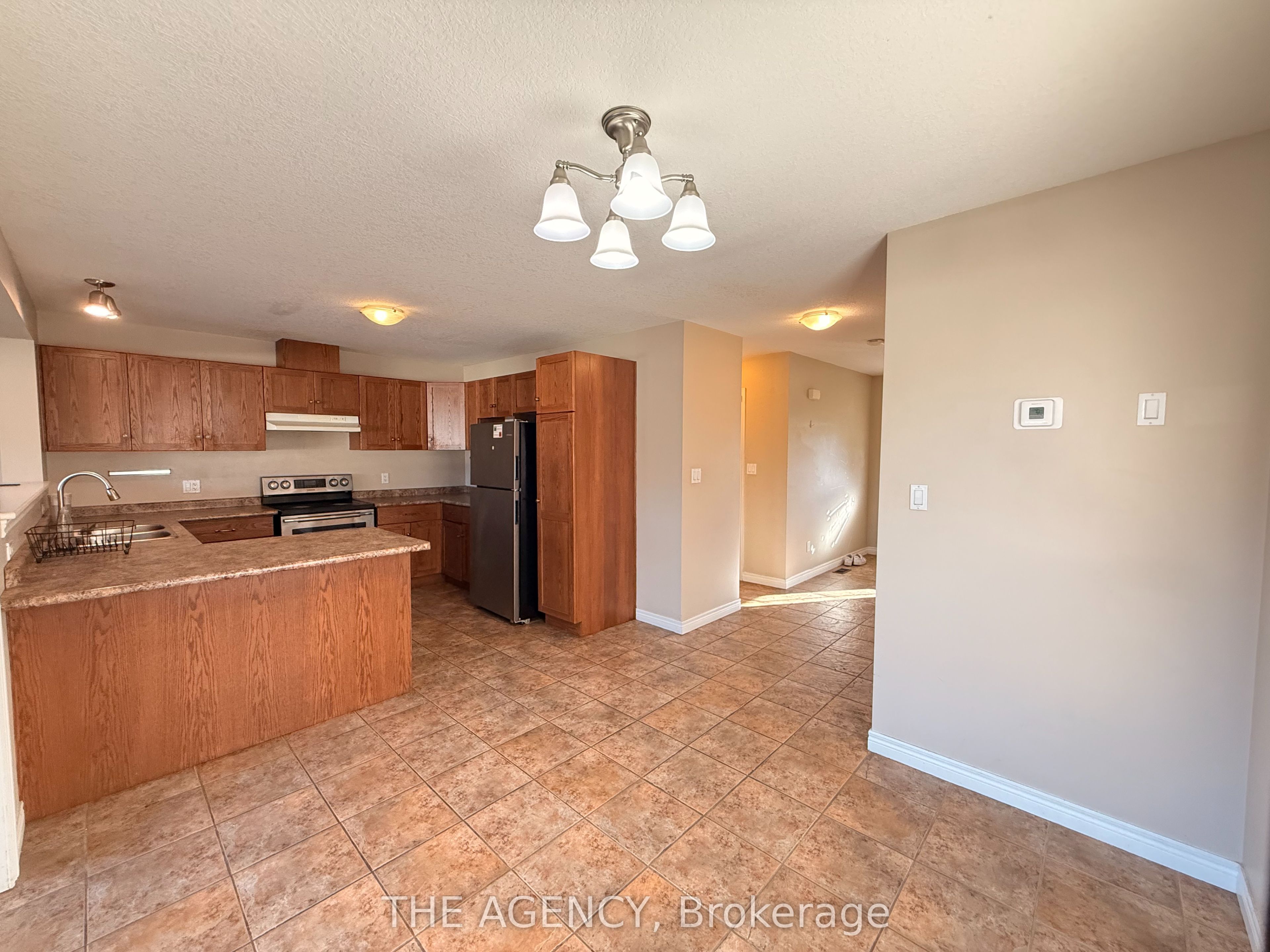 31 Dougall Street Property Photo 11