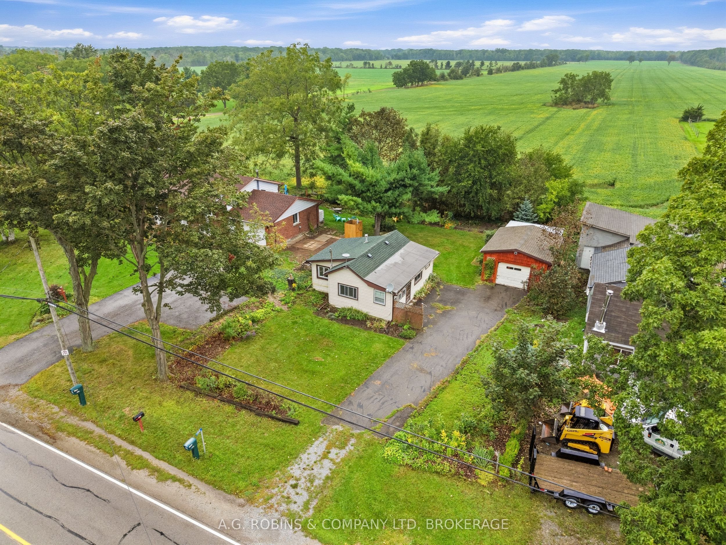 12040 Lakeshore Road Property Photo 3