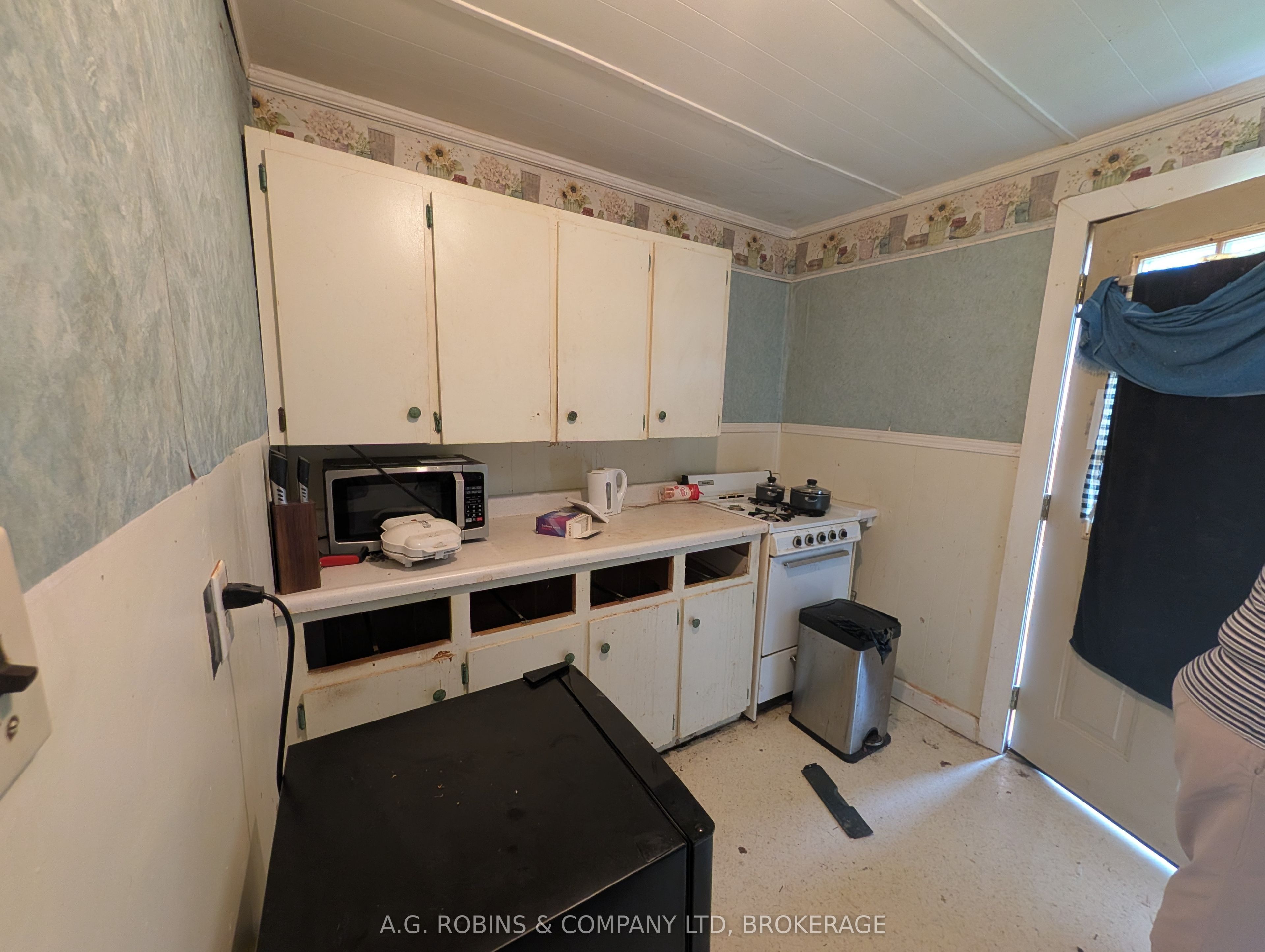 12040 Lakeshore Road Property Photo 24