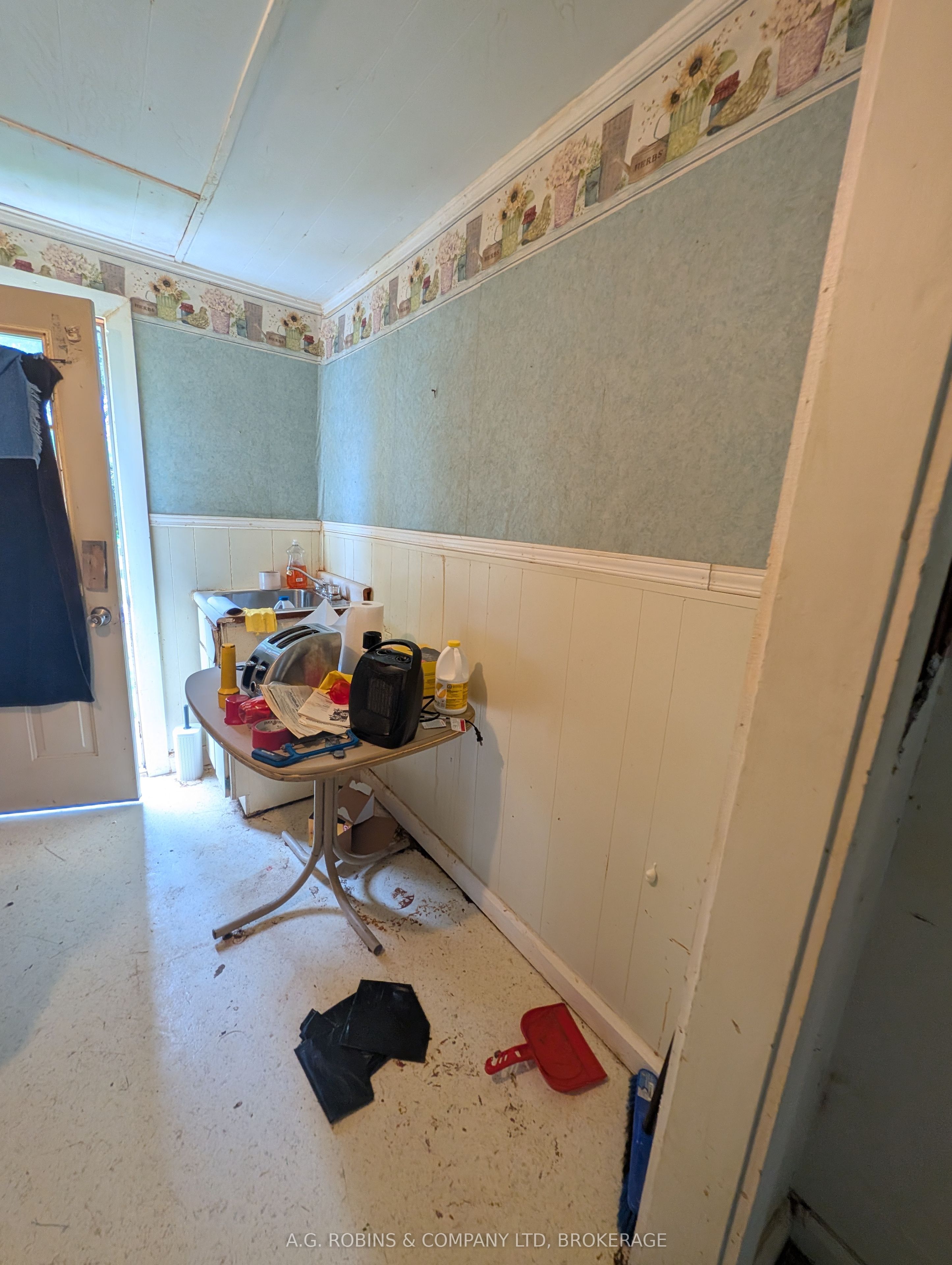 12040 Lakeshore Road Property Photo 25