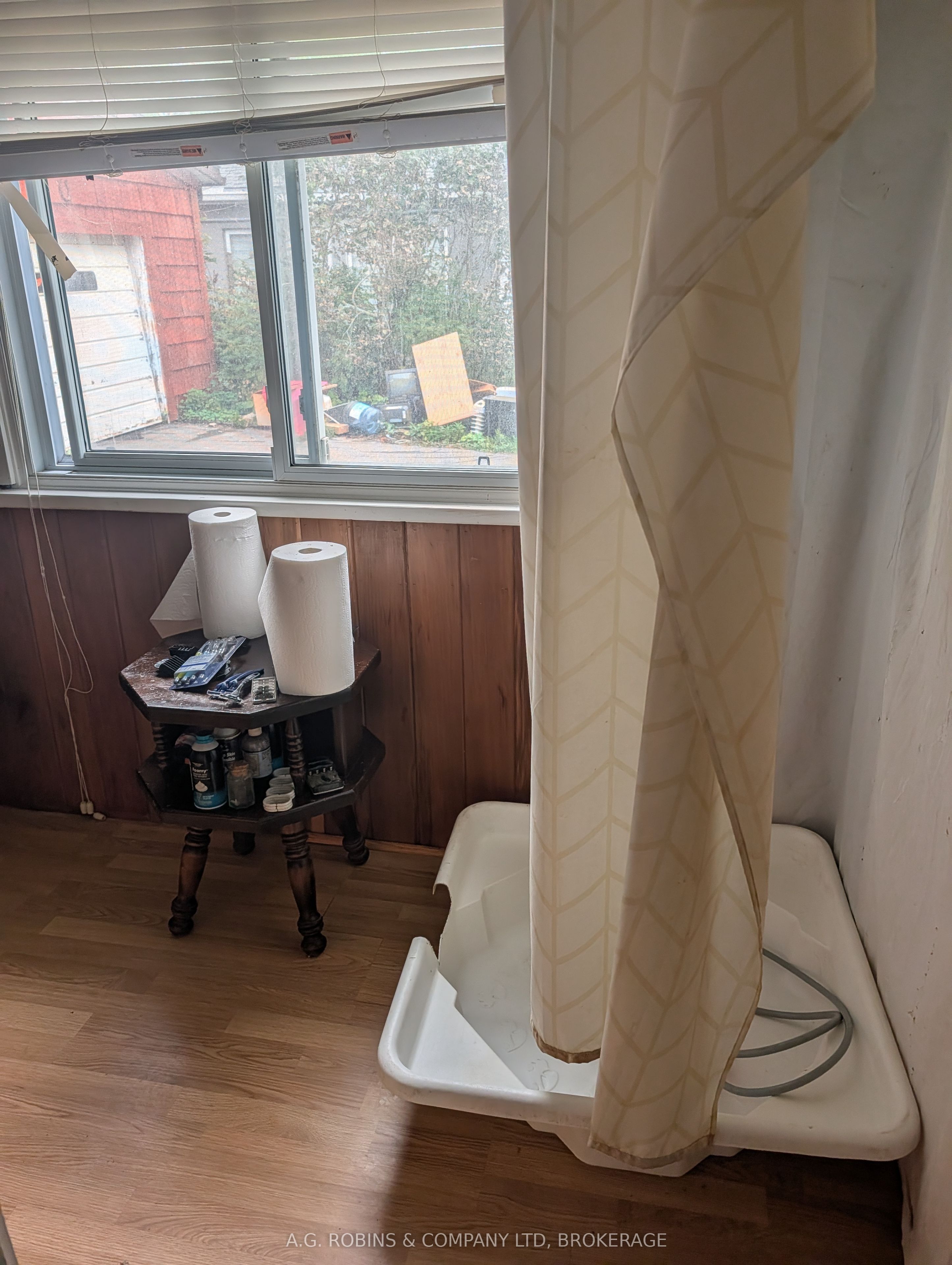 12040 Lakeshore Road Property Photo 28