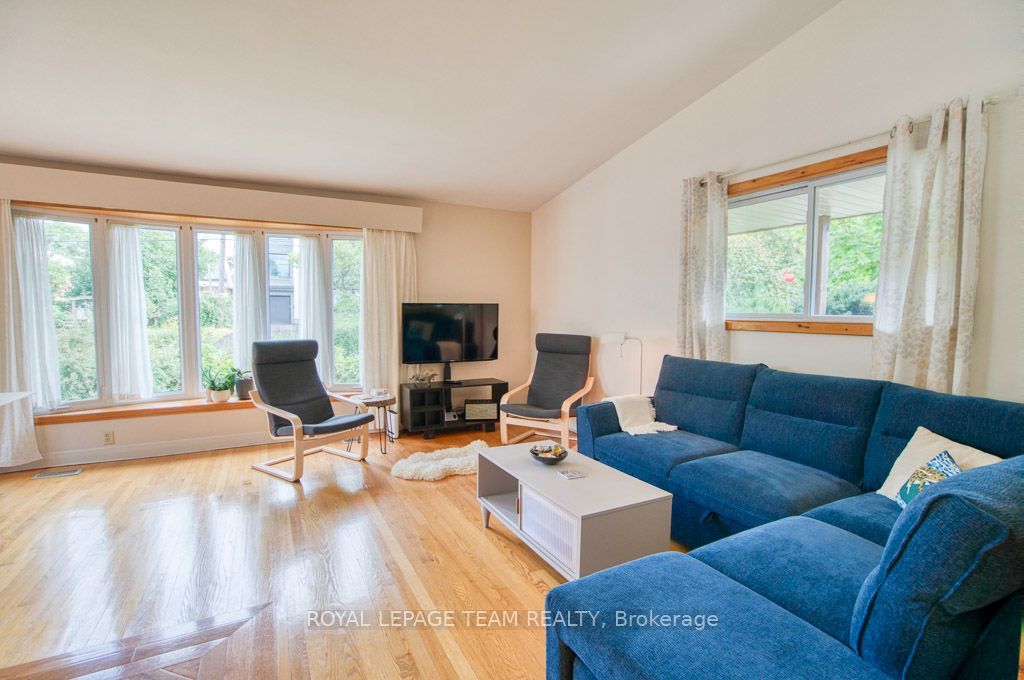 220 Ancaster Avenue Property Photo 10