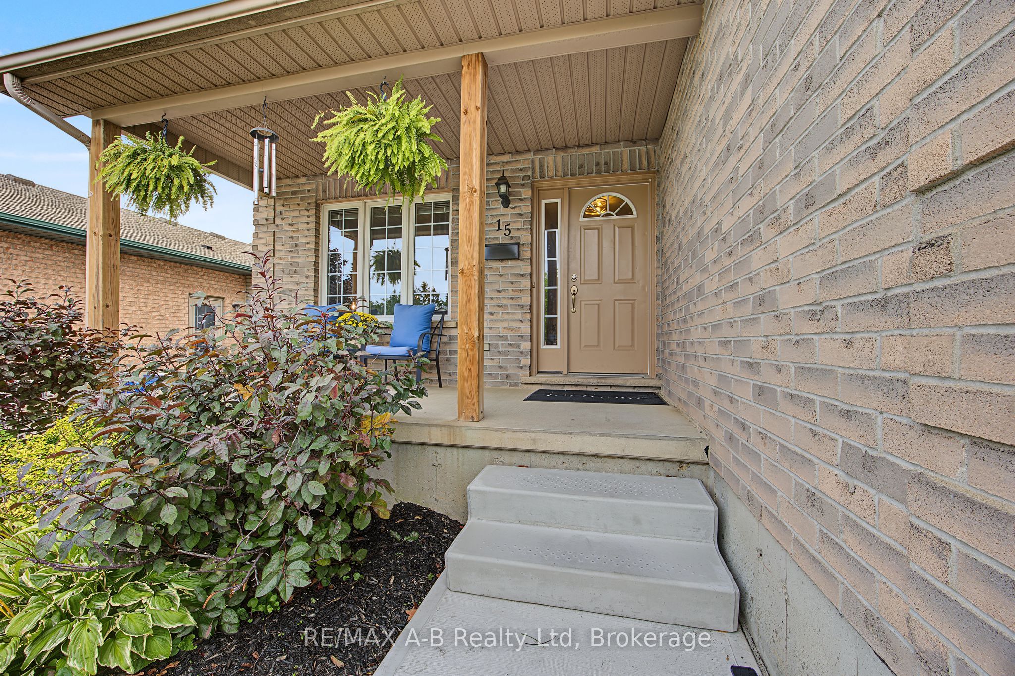 15 Cook Crescent Property Photo 4