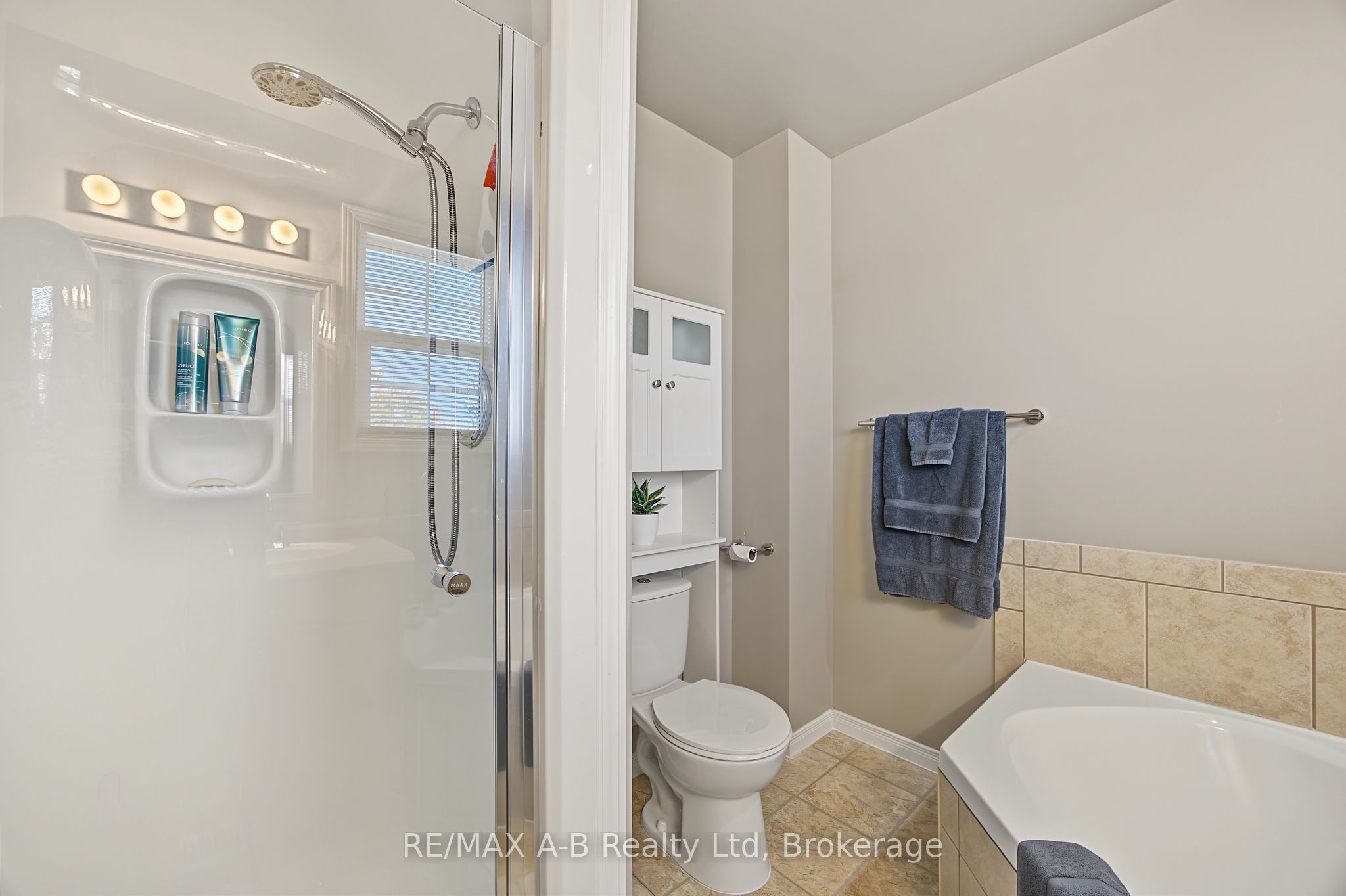 15 Cook Crescent Property Photo 18