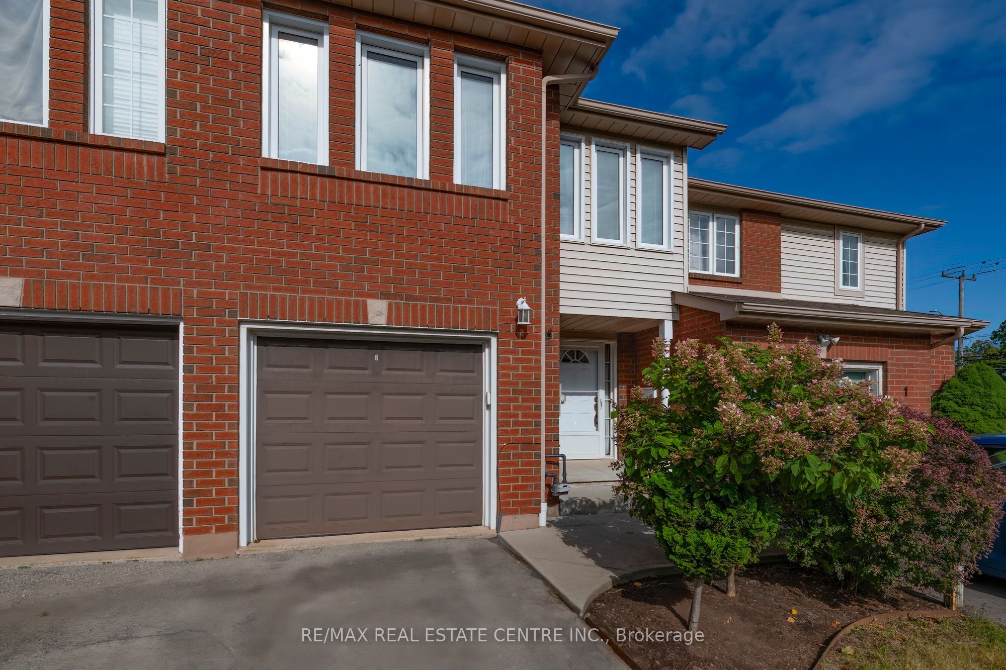 2 Walker Court