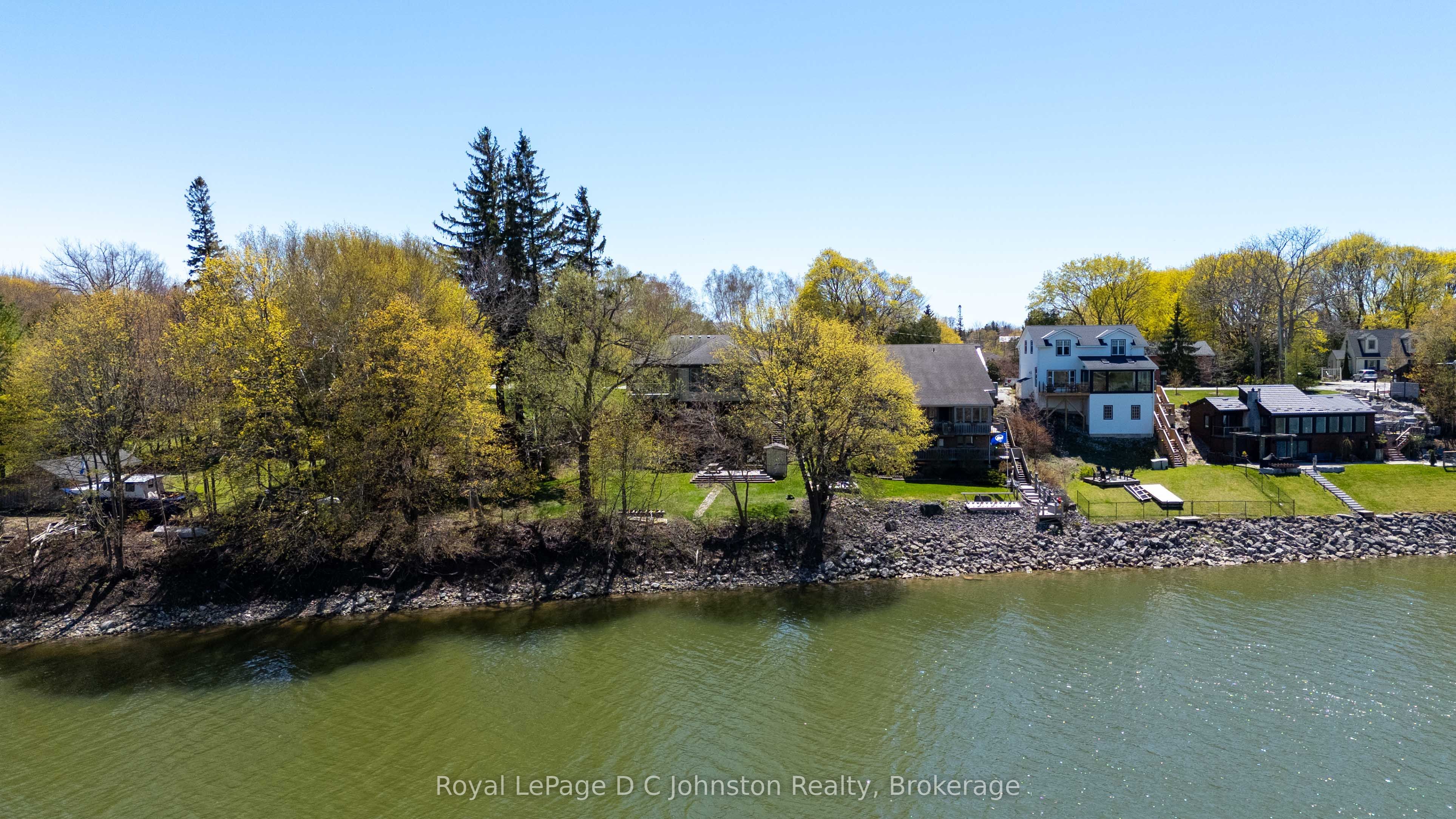 290 Saugeen Street Property Photo 6