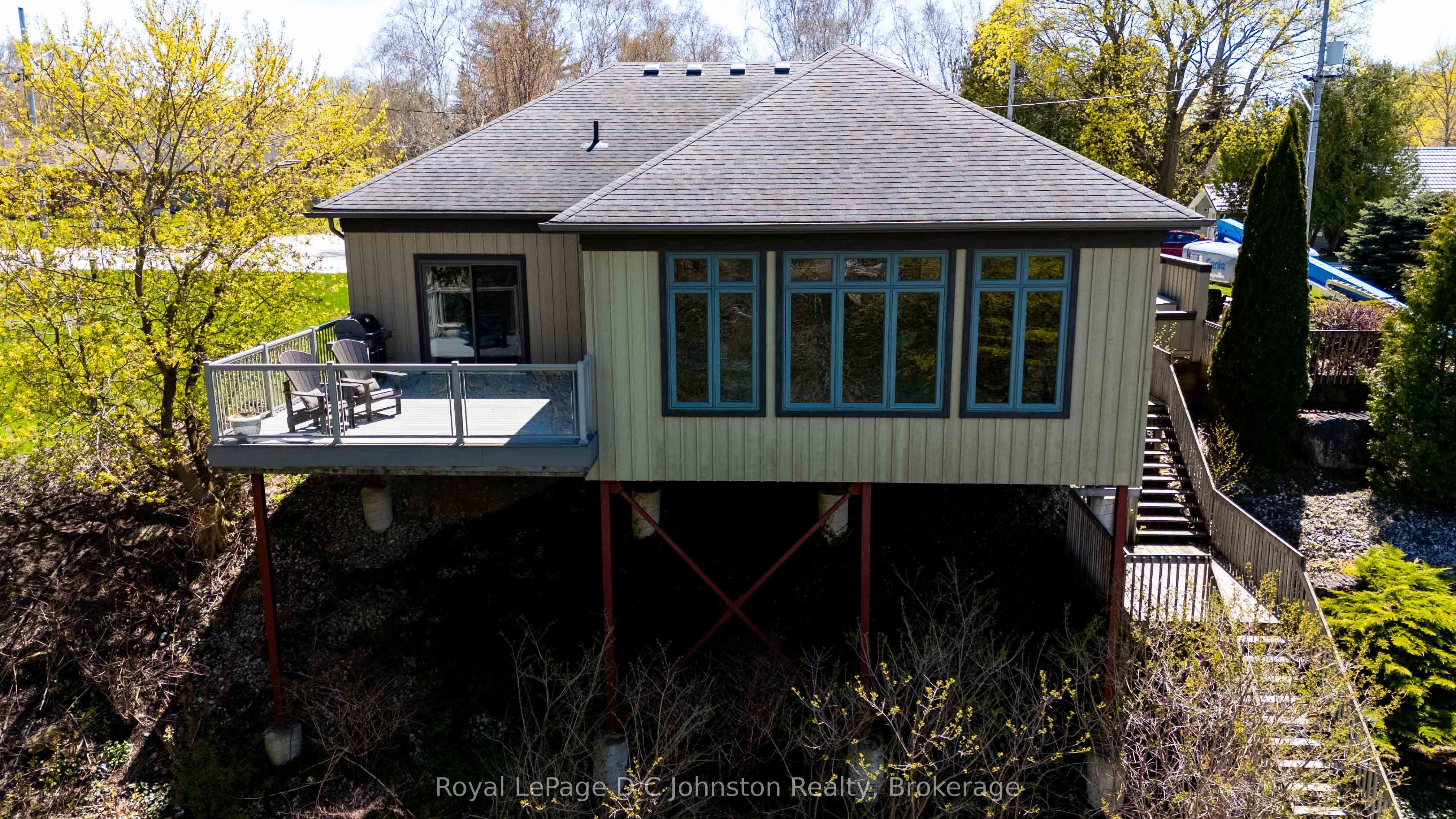 290 Saugeen Street Property Photo 8