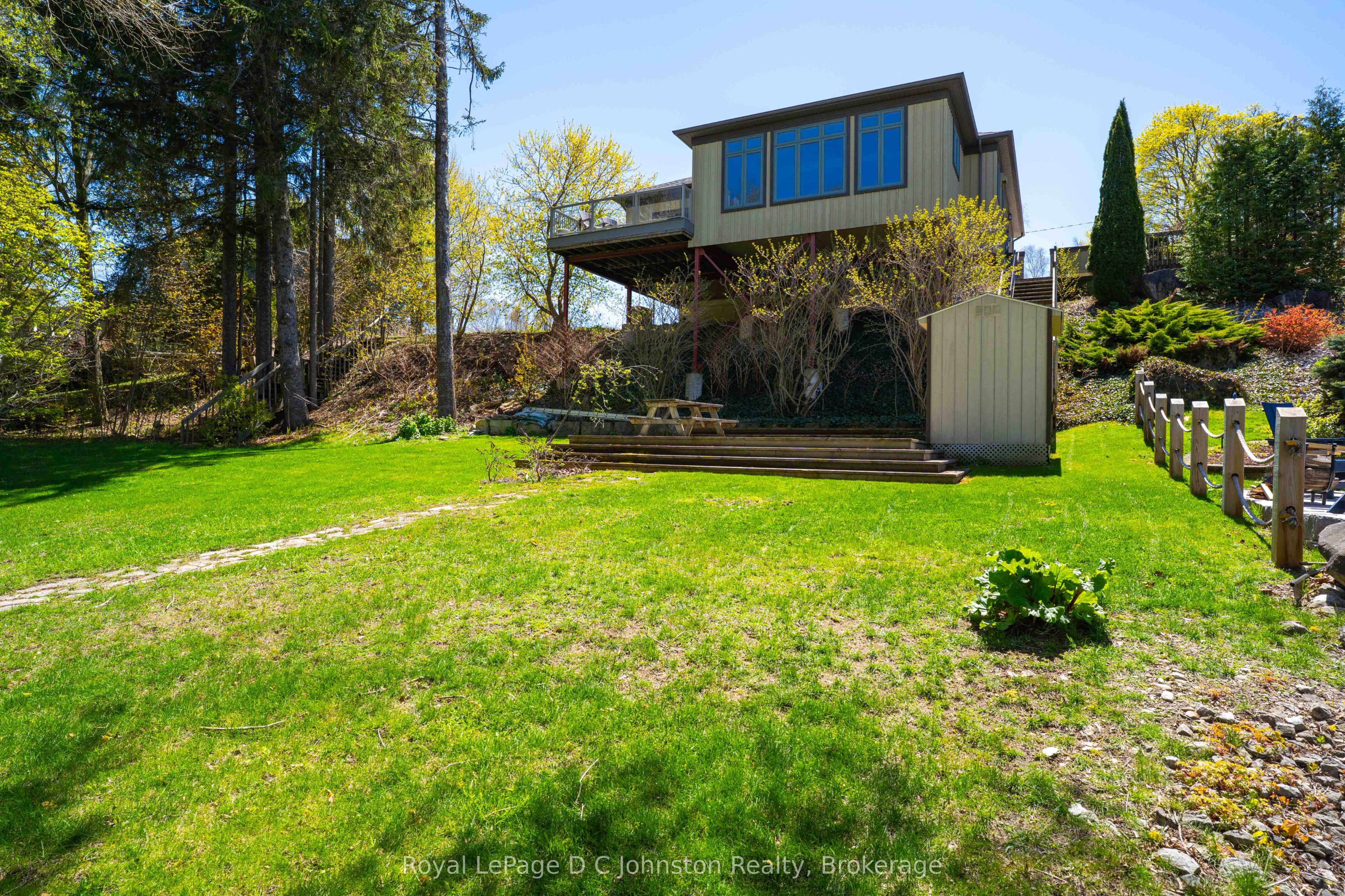 290 Saugeen Street Property Photo 12