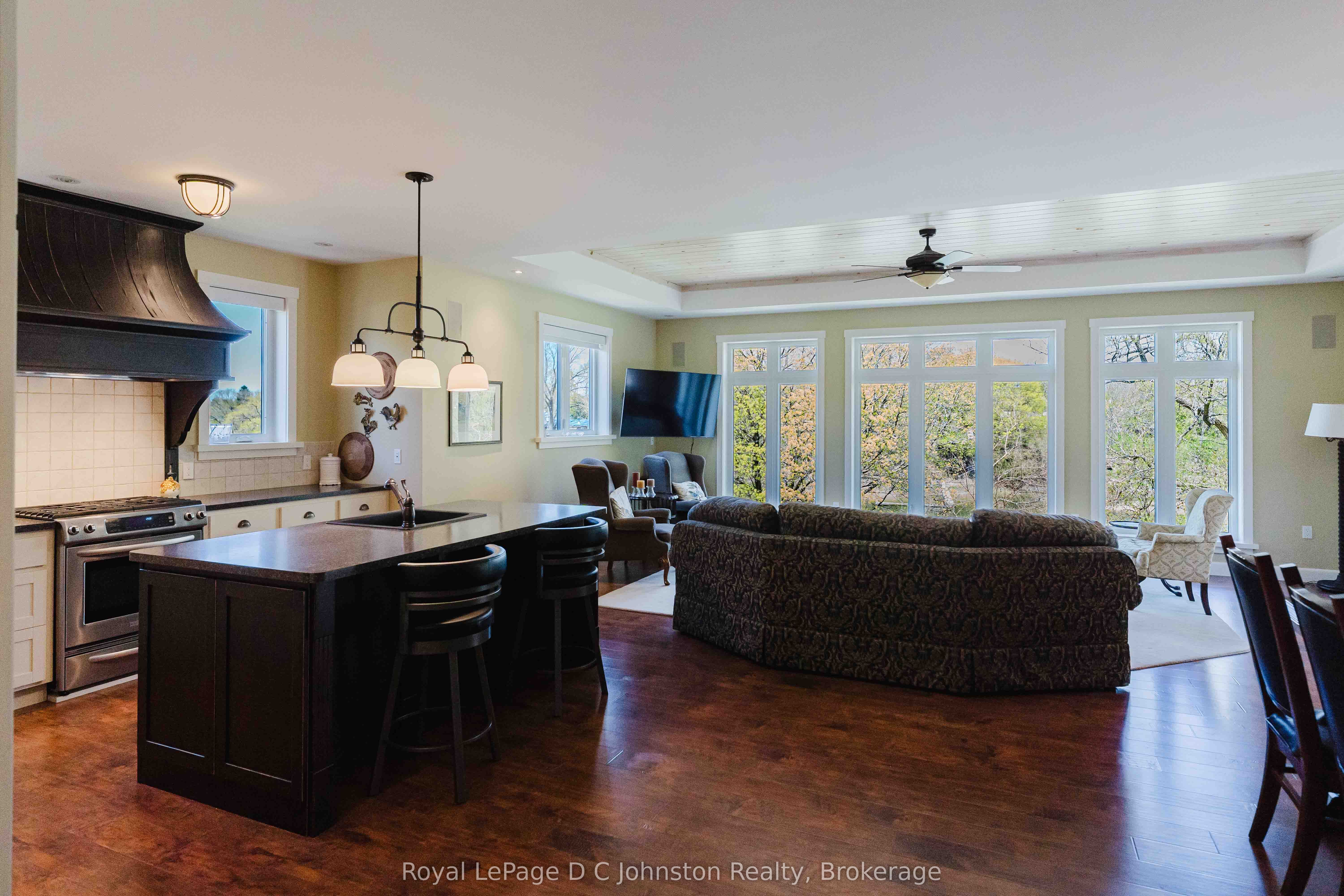 290 Saugeen Street Property Photo 19