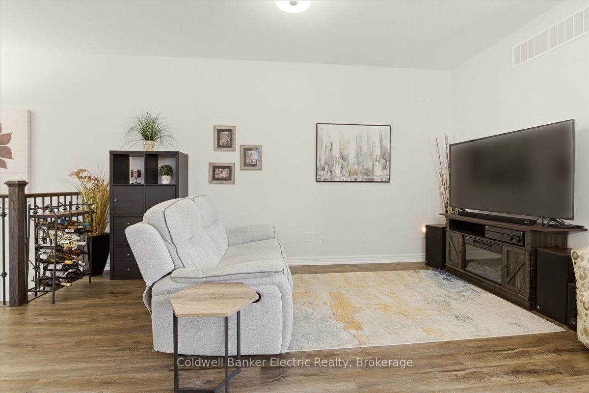 80 Marsh Avenue 14 Property Photo 12