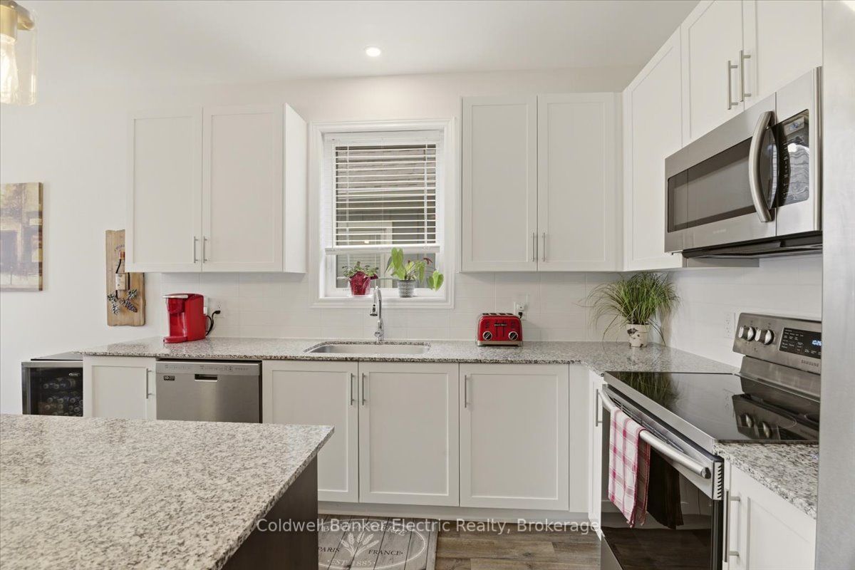 80 Marsh Avenue 14 Property Photo 16